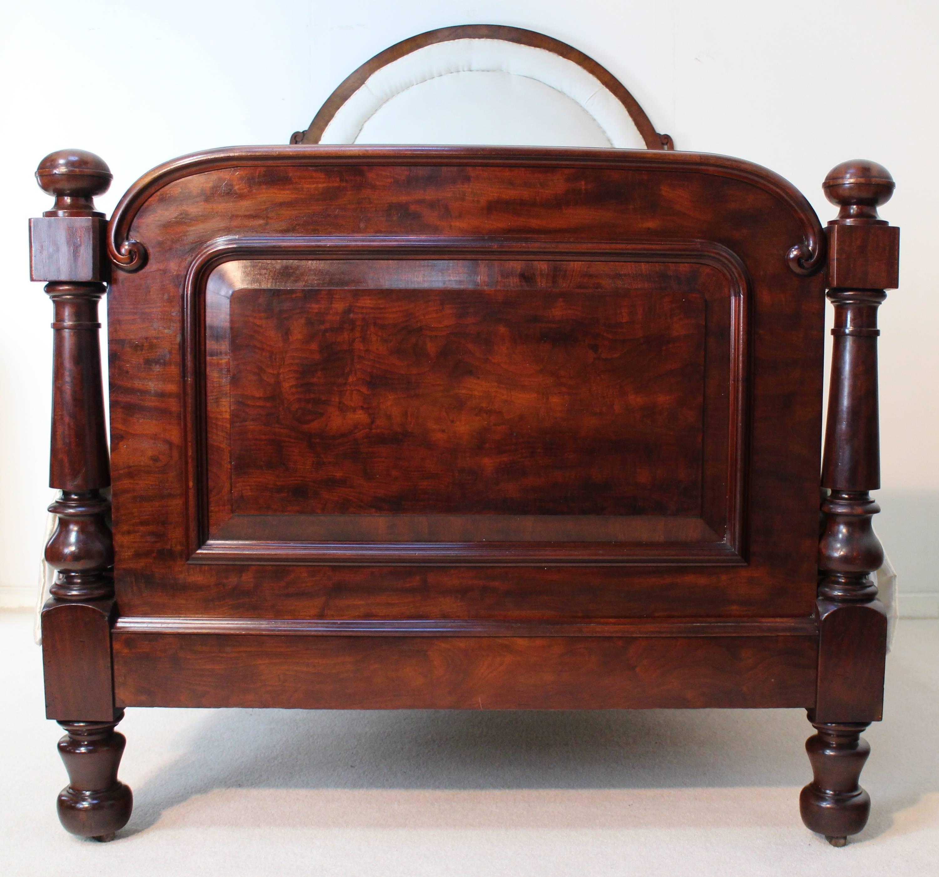 Scottish Victorian Mahogany Double Bed In Good Condition In Glasgow, GB