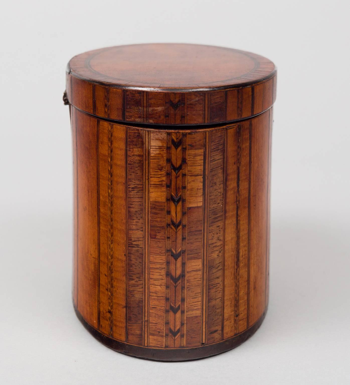 Fine Georgian Oval Inlaid Tea Caddy, circa 1800 In Excellent Condition In Sheffield, MA