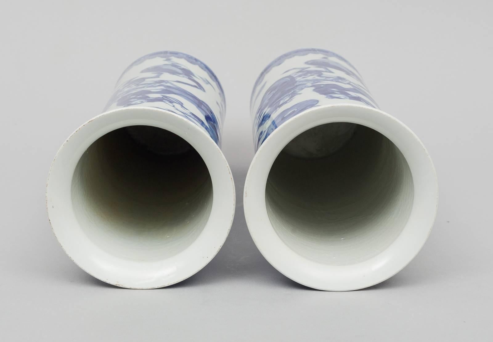 19th Century Pair of Chinese Blue and White Cylindrical Vases For Sale