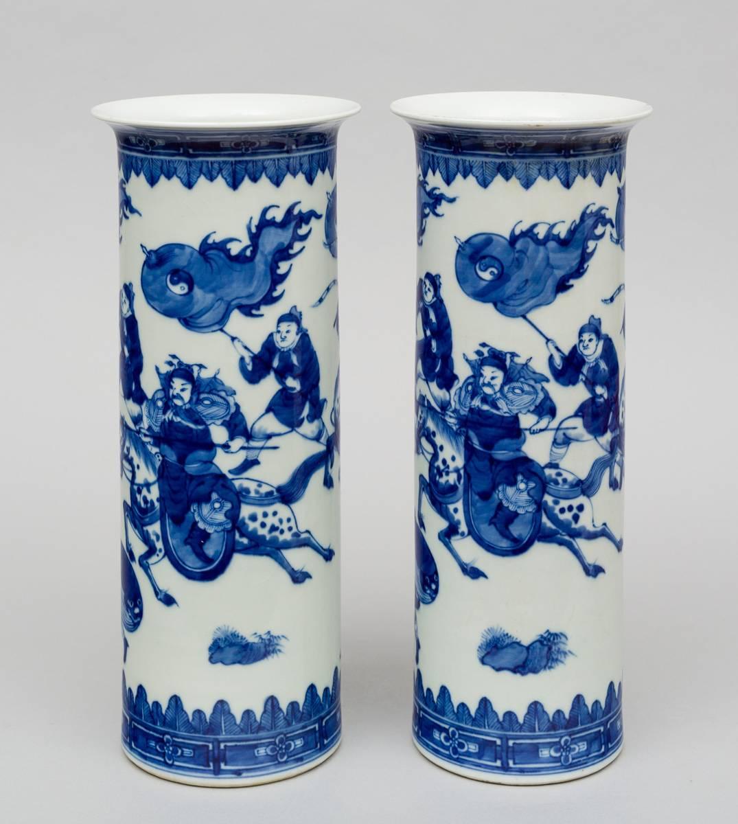 Pair of Chinese Blue and White Cylindrical Vases In Excellent Condition For Sale In Sheffield, MA