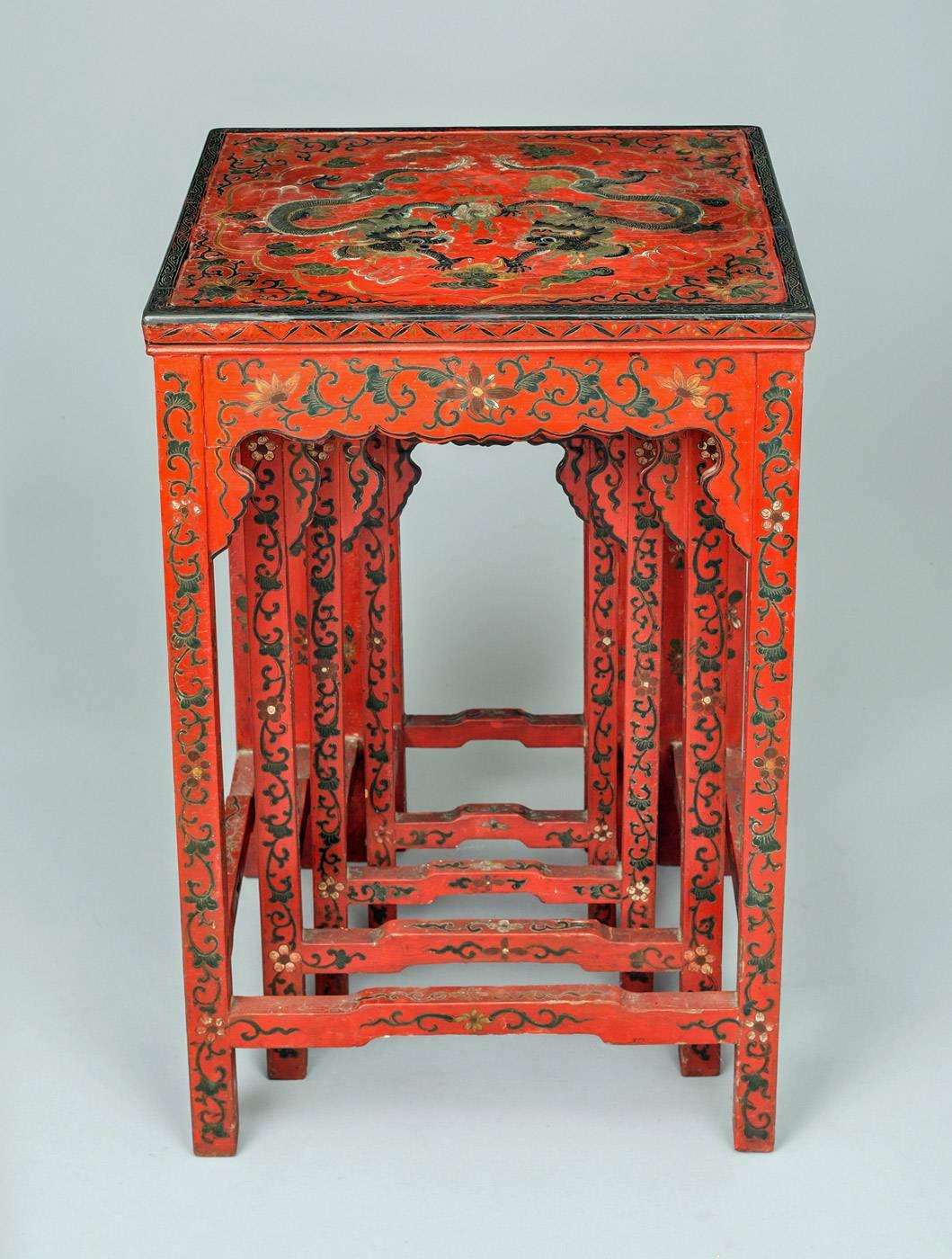 Chinese Red Lacquered Nest of Quarteto Tables For Sale 2