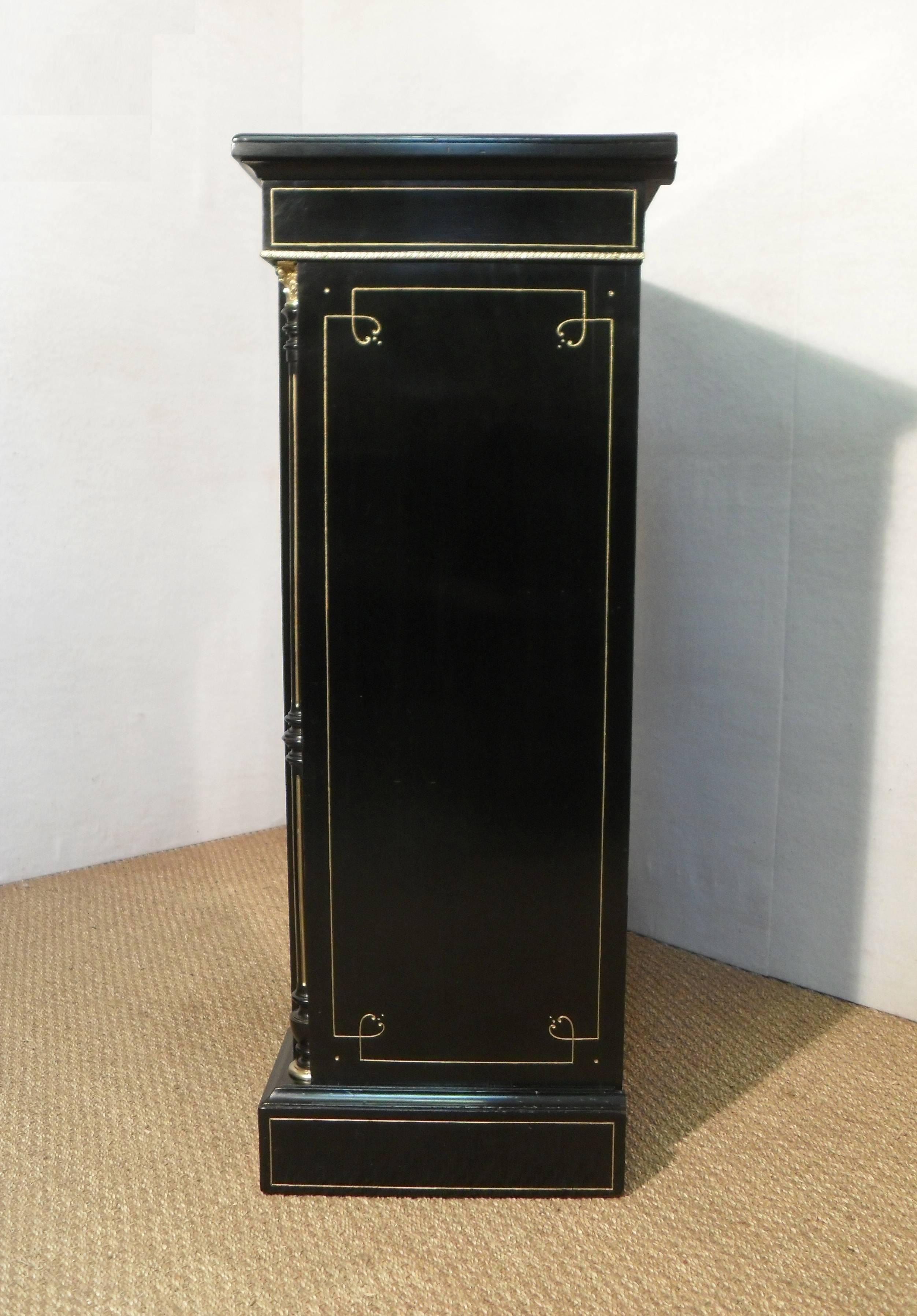 Pair of Victorian Aesthetic Movement Ebonized Display Cabinets or Bookcases In Excellent Condition In Macclesfield, GB
