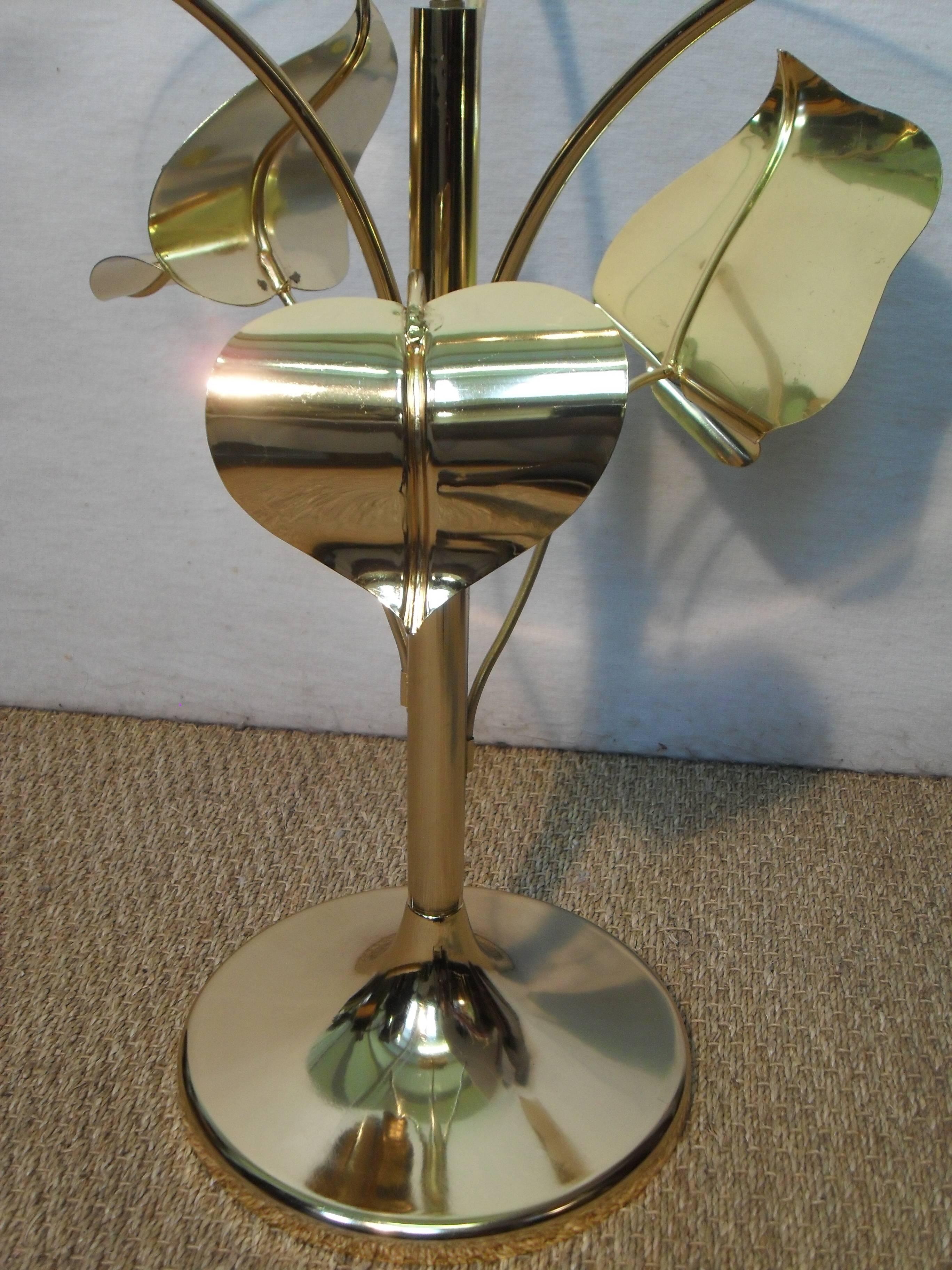 Italian Mid-Century Gilt Metal Flower and Leaf Side Table In Excellent Condition In Macclesfield, GB