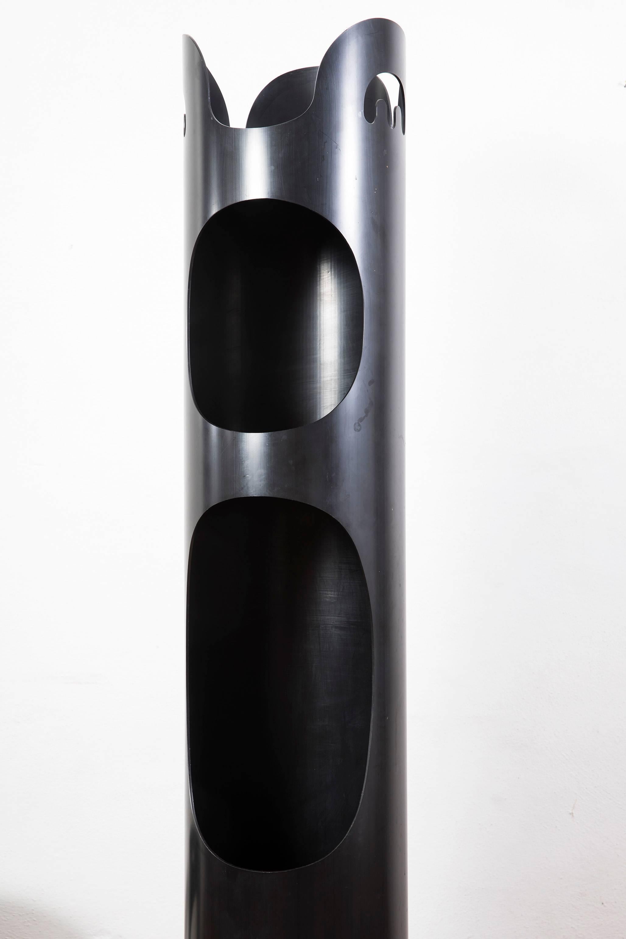 Beautiful set composed by 'Kerguelen' coat rack with umbrella Stand and 'Mascarene' paper bin designed by Enzo Mari, manufactured by Danese, Italy in 1968.
These two beautiful design pieces are made of black PVC, Kerguelen coat rack has a concrete