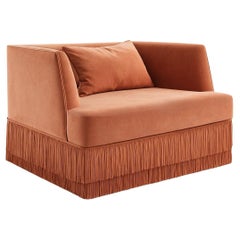 Alcove Contemporary Linearer Sessel mit gebogener Rückenlehne aus Alpaka-Samt