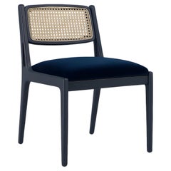 Mid-Century inspirierter Rattan-Esszimmerstuhl mit blauem Anilinrahmen/Blauem Samt