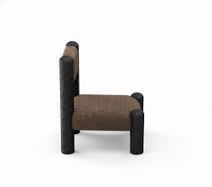 Black Forest Skulpturaler Sessel mit handgeschnitzten Beinen aus Eiche Chocolate