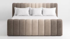 Letto matrimoniale "Smoky Ombré" con rivestimento scolpito a tre tonalità di Mondo Design