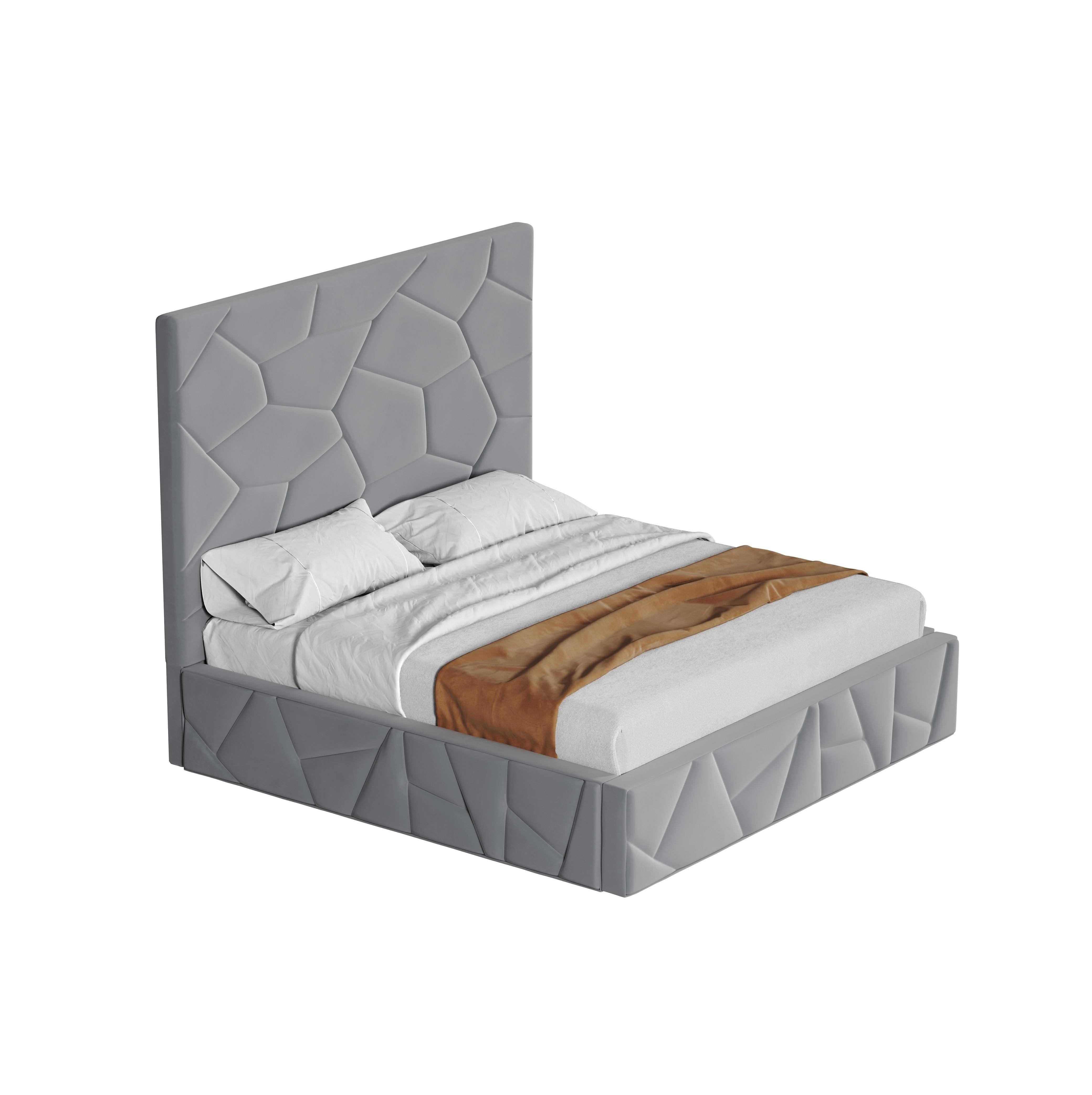 Letto California King completamente imbottito in velluto con design patchwork geometrico In condizioni Nuovo in vendita a NEW YORK, NY