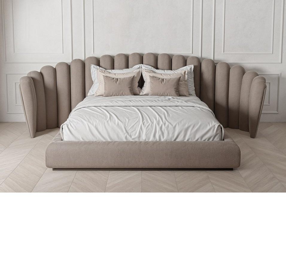 Letto Vendome in stile Art Déco: testiera smerlata in velluto Mohair In condizioni Nuovo in vendita a NEW YORK, NY