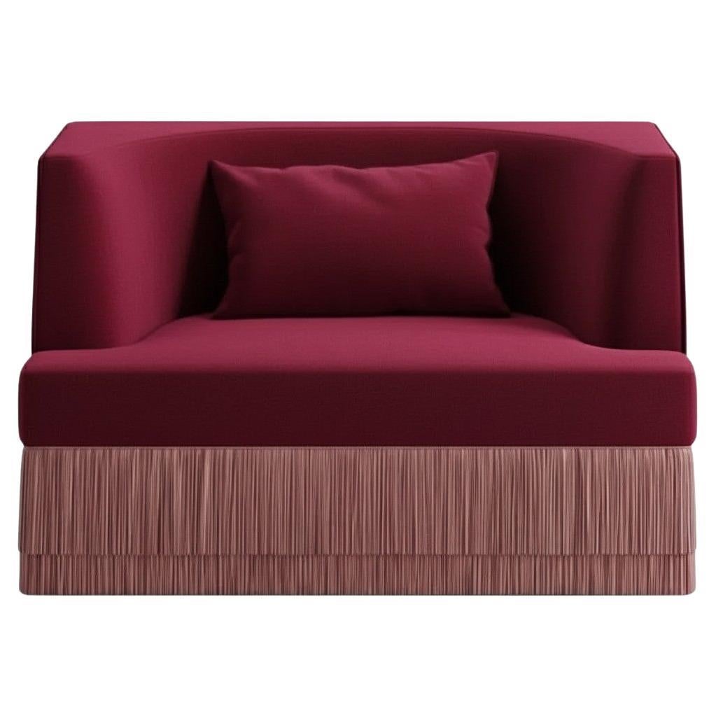 Fauteuil Alcove Linear en velours Jewel-Tone avec jupe à franges, Sidani Design