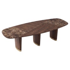 Mesa de comedor de mármol marrón Emperador con incrustaciones geométricas y madera de nogal Canaletto