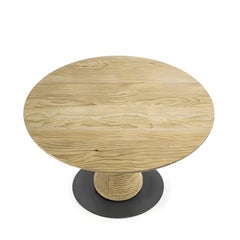 Table à manger sculpturale en cèdre avec piètement géométrique, pour l'intérieur et l'extérieur