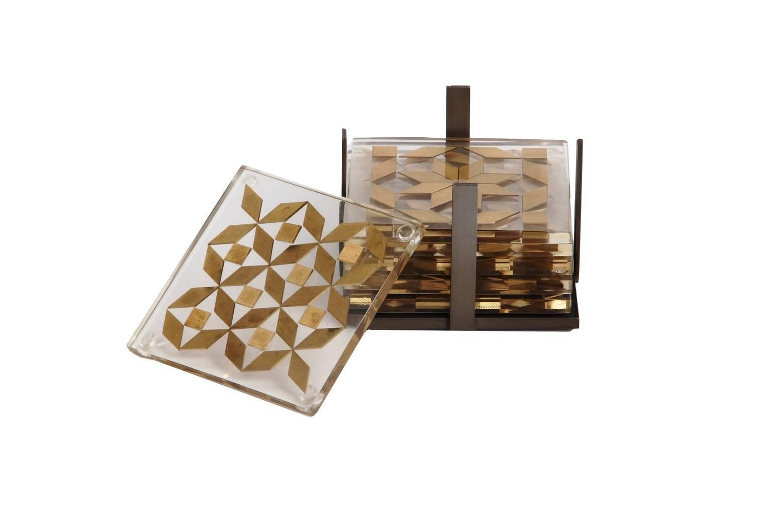 The clear coaster collection celebrates transparency through the use of modern techniques and materials such as resin, while inlaying it with brass elements through the ancient technique of marquetry.
Dimensions: W 9 x D 9 x H 0.6 cm
The clear