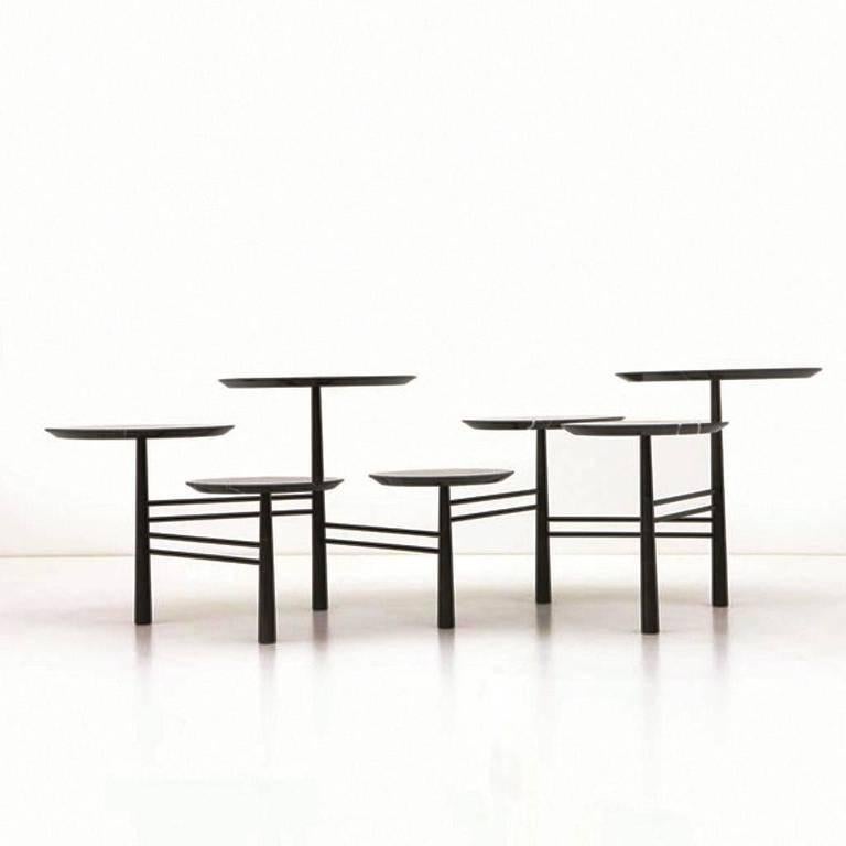 Moderne Table basse Pebble de Nada Debs, table basse contemporaine en marbre en vente