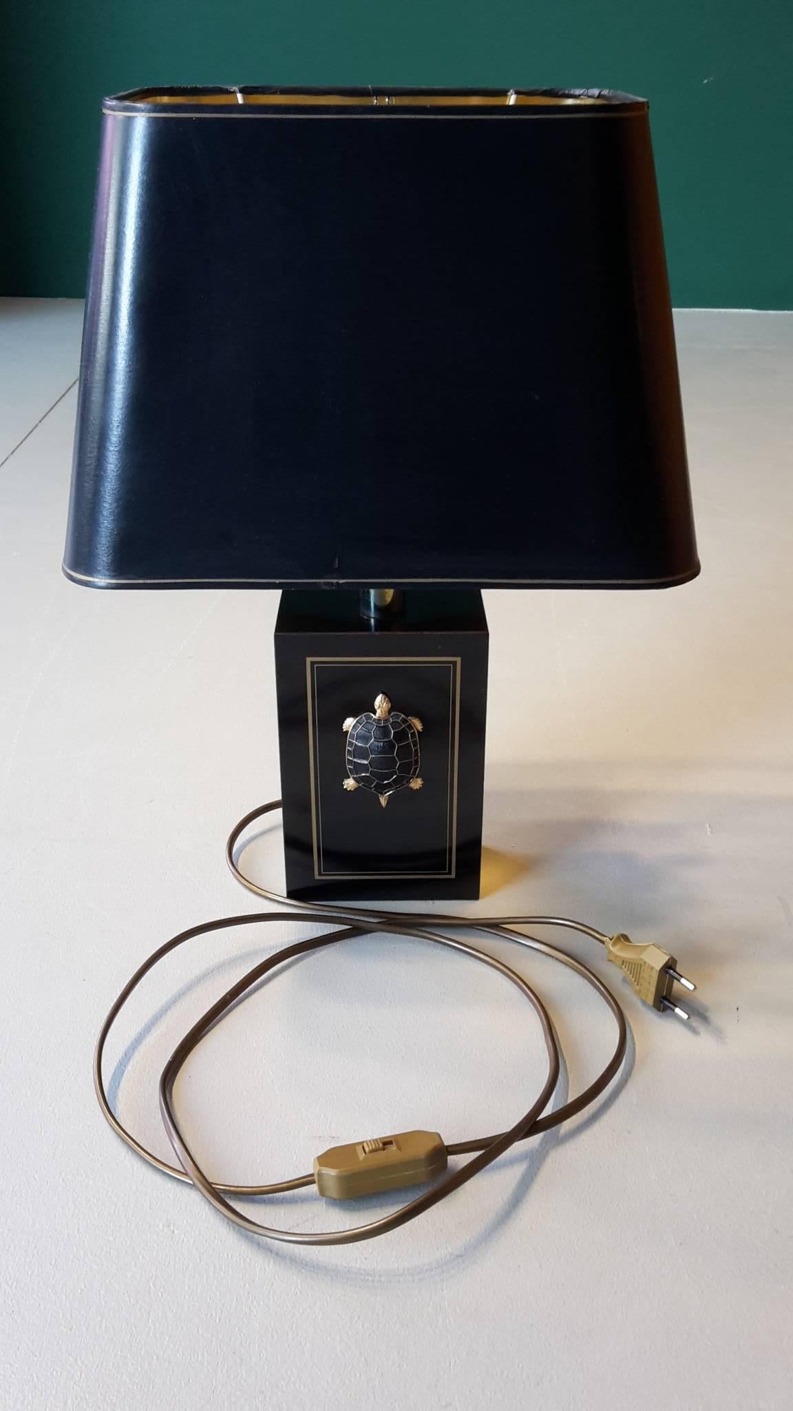 20th Century French Turtle Table Lamp 1980s Made of Black Plexiglas and Brass For Sale 2