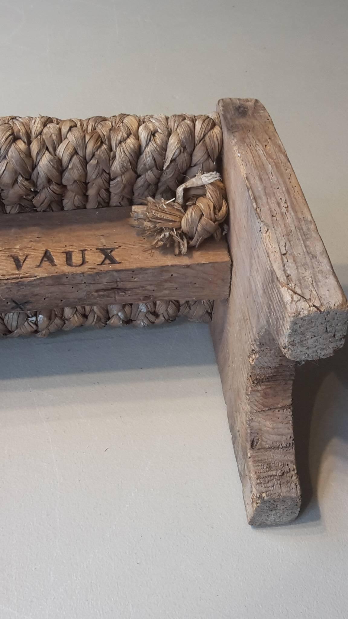 Early 19th Century Footstool Made of Straw and Wood For Sale 1