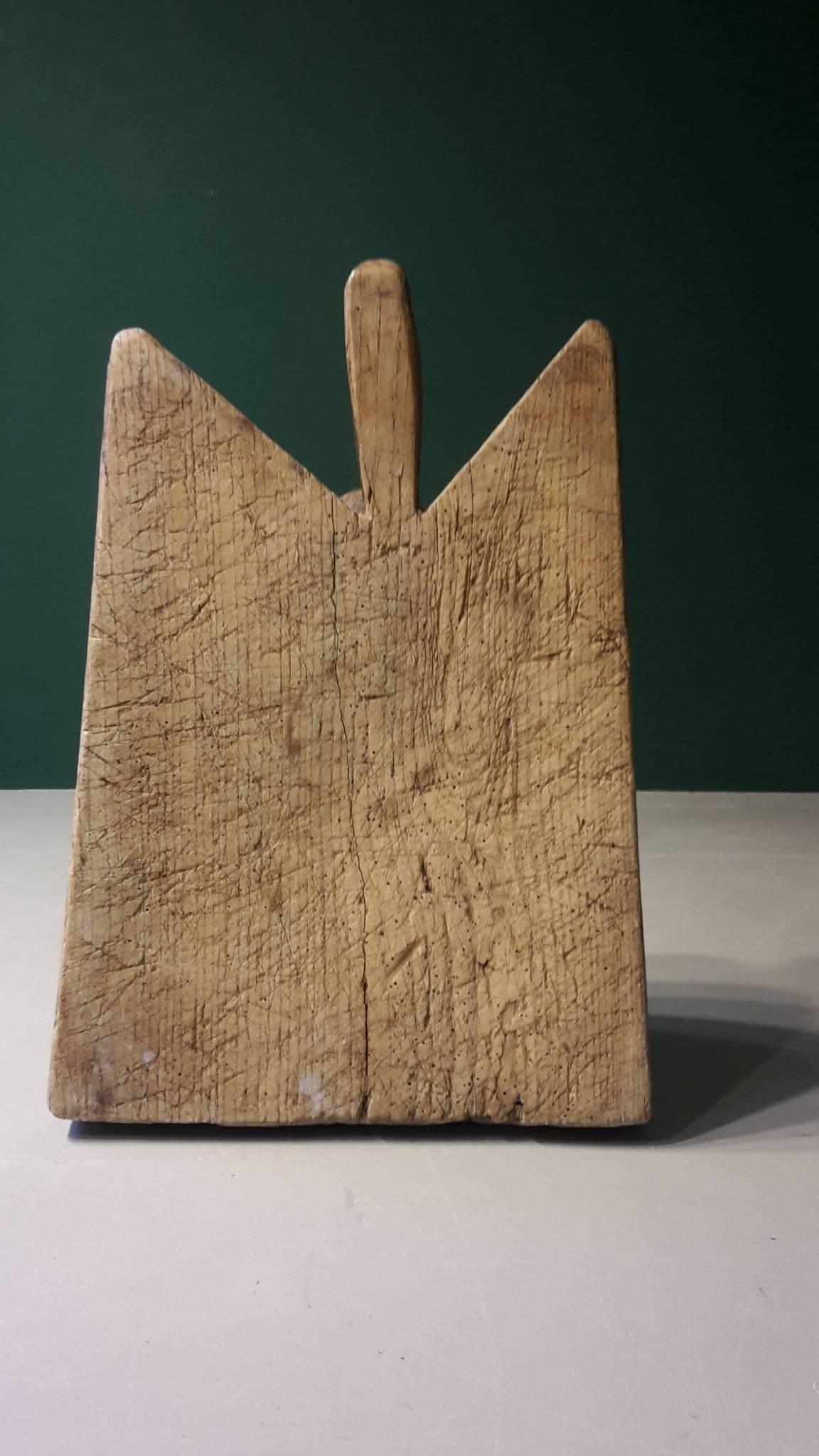 Early 20th century French wooden cutting board made of ash tree.