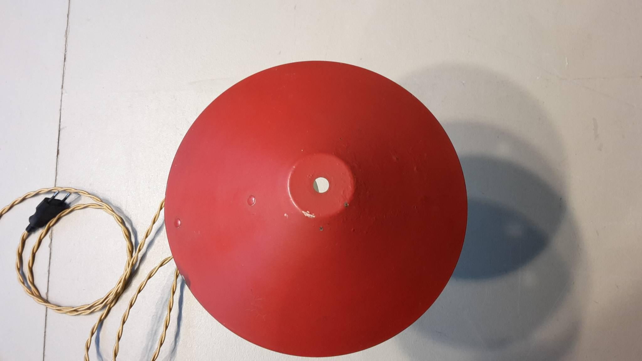 20th Century French Red Reading Lamp Made of Brass and Enameled Metal, 1960s 4