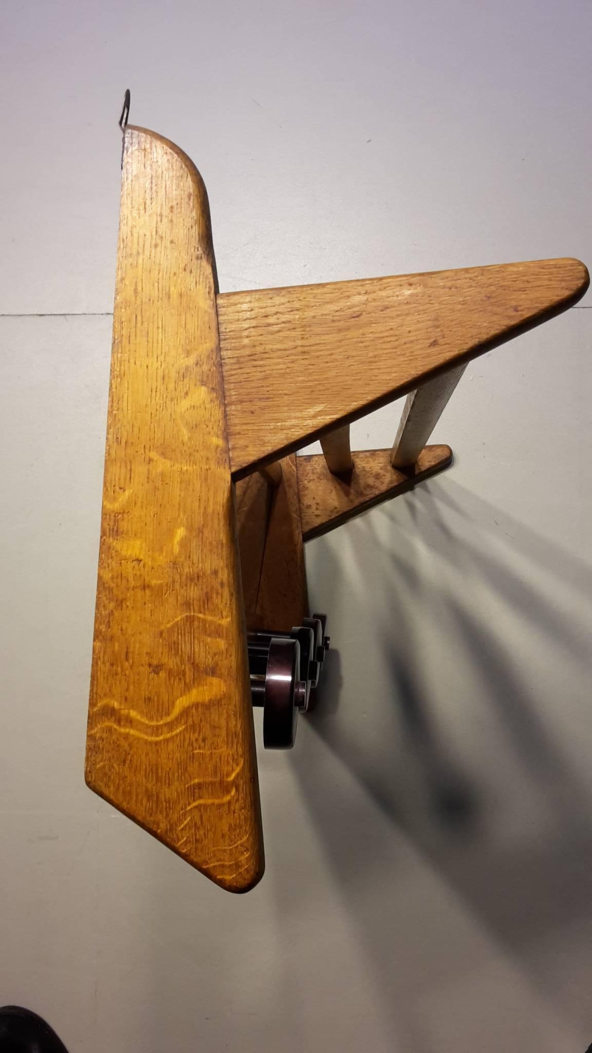 20th Century French Wall Coat Rack Made of Oak by Guillerme and Chambron, 1960s In Good Condition For Sale In Berlin, DE