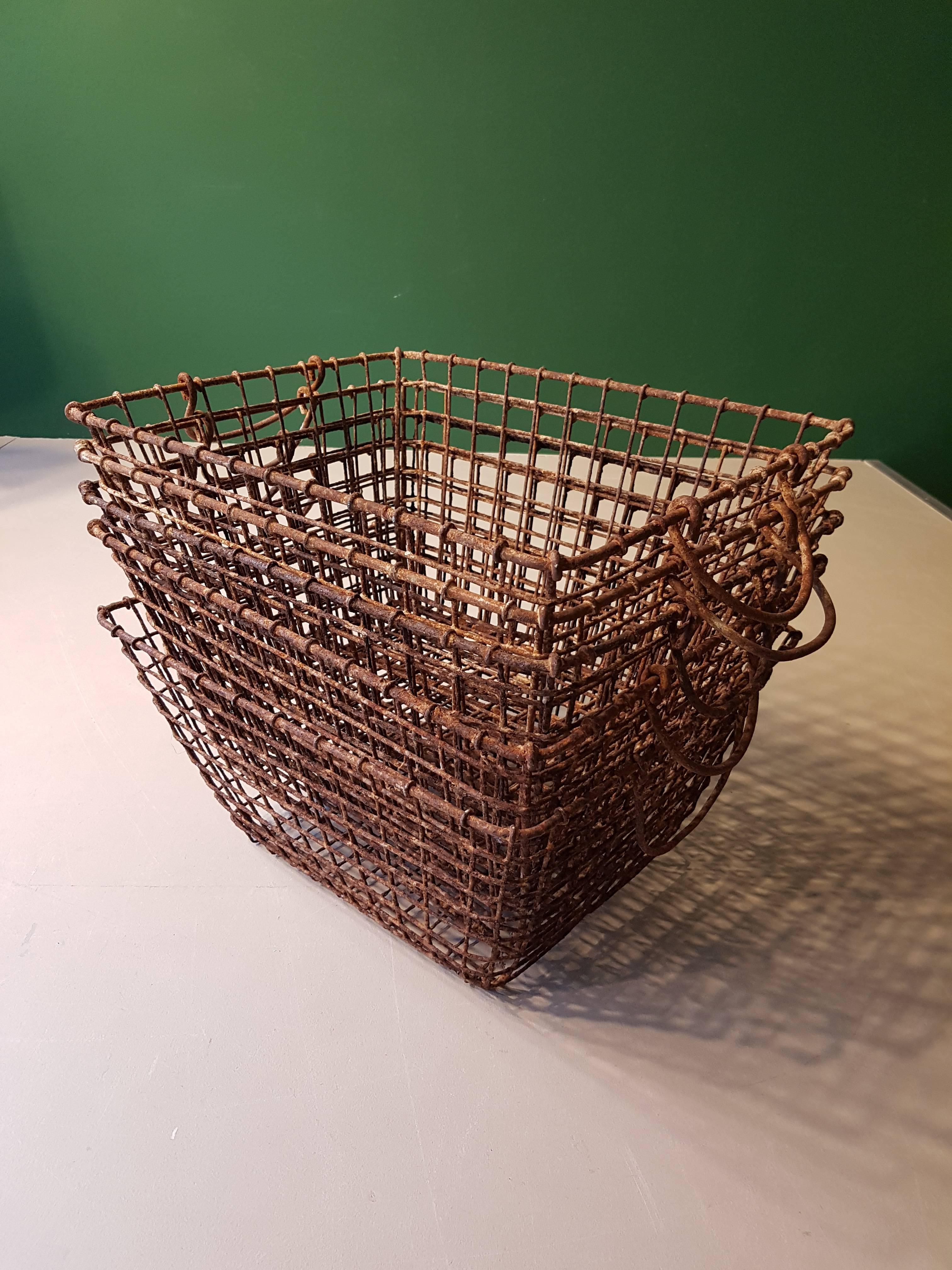 French 20th Century Oyster Baskets Made of Metal For Sale 1