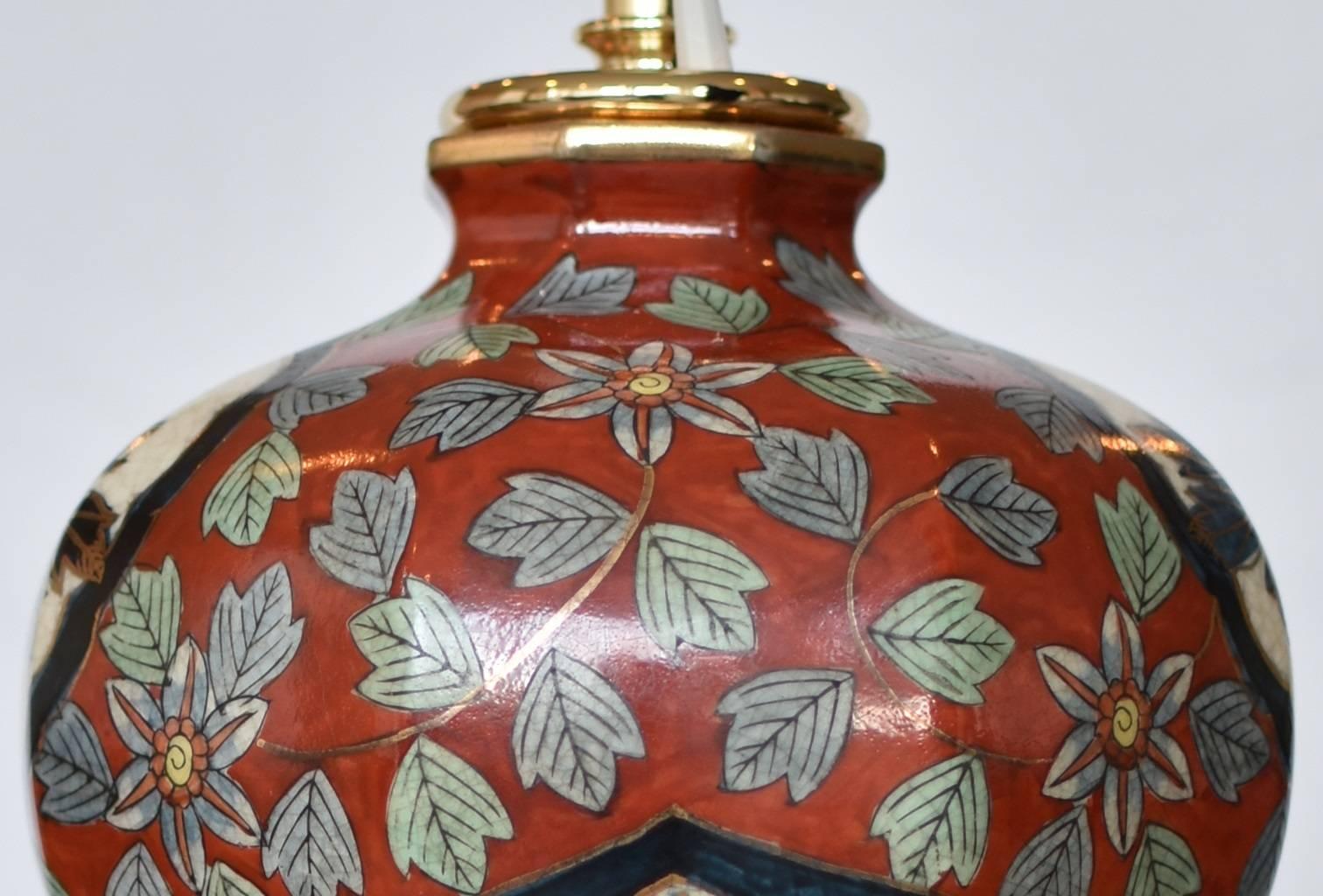 Japanese Contemporary Red Green Gold Imari Porcelain Table Lamp In New Condition In Takarazuka, JP