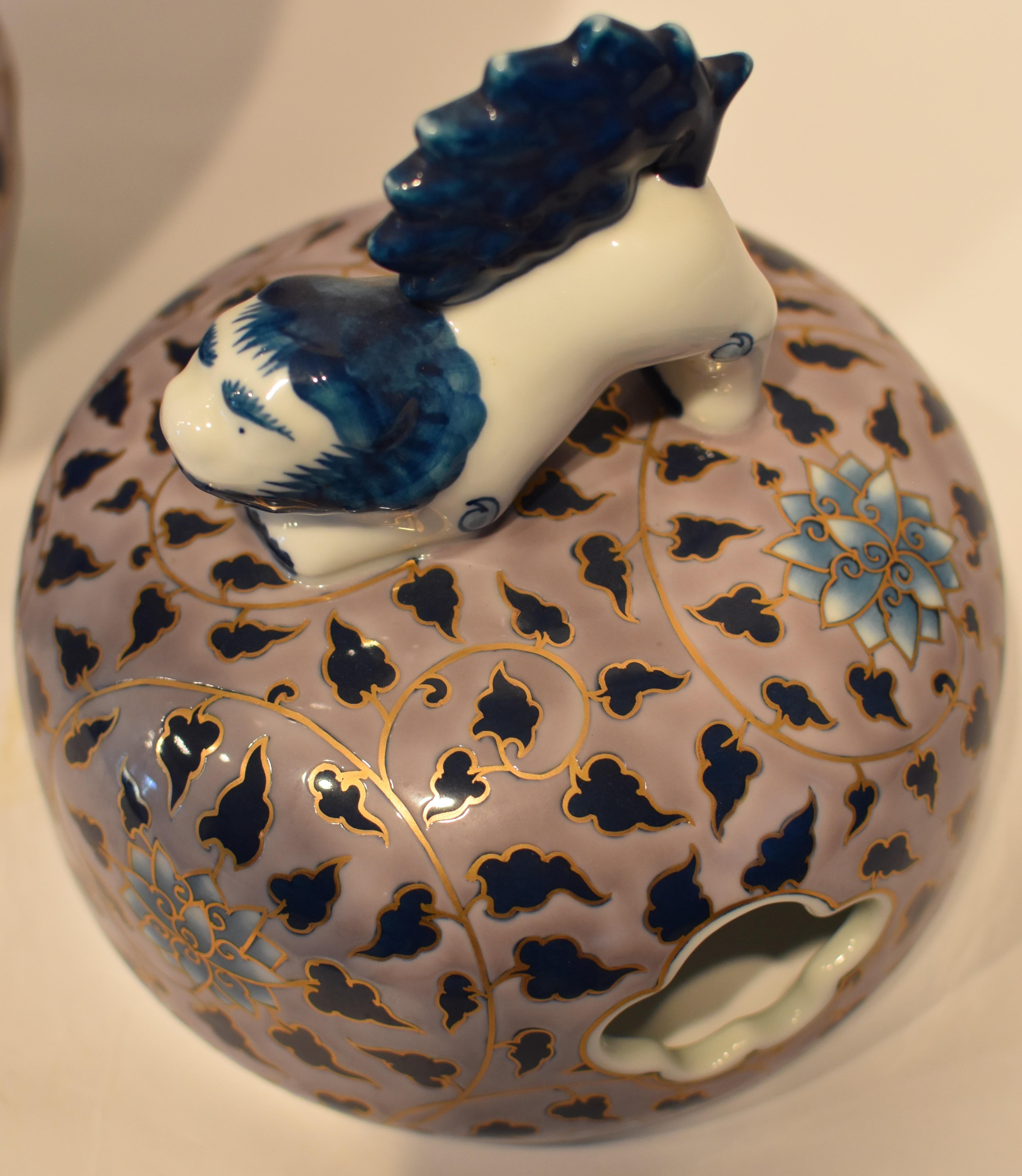 Japanese Purple Blue Three-Piece Lidded Porcelain Jar by Master Artist (Vergoldet)