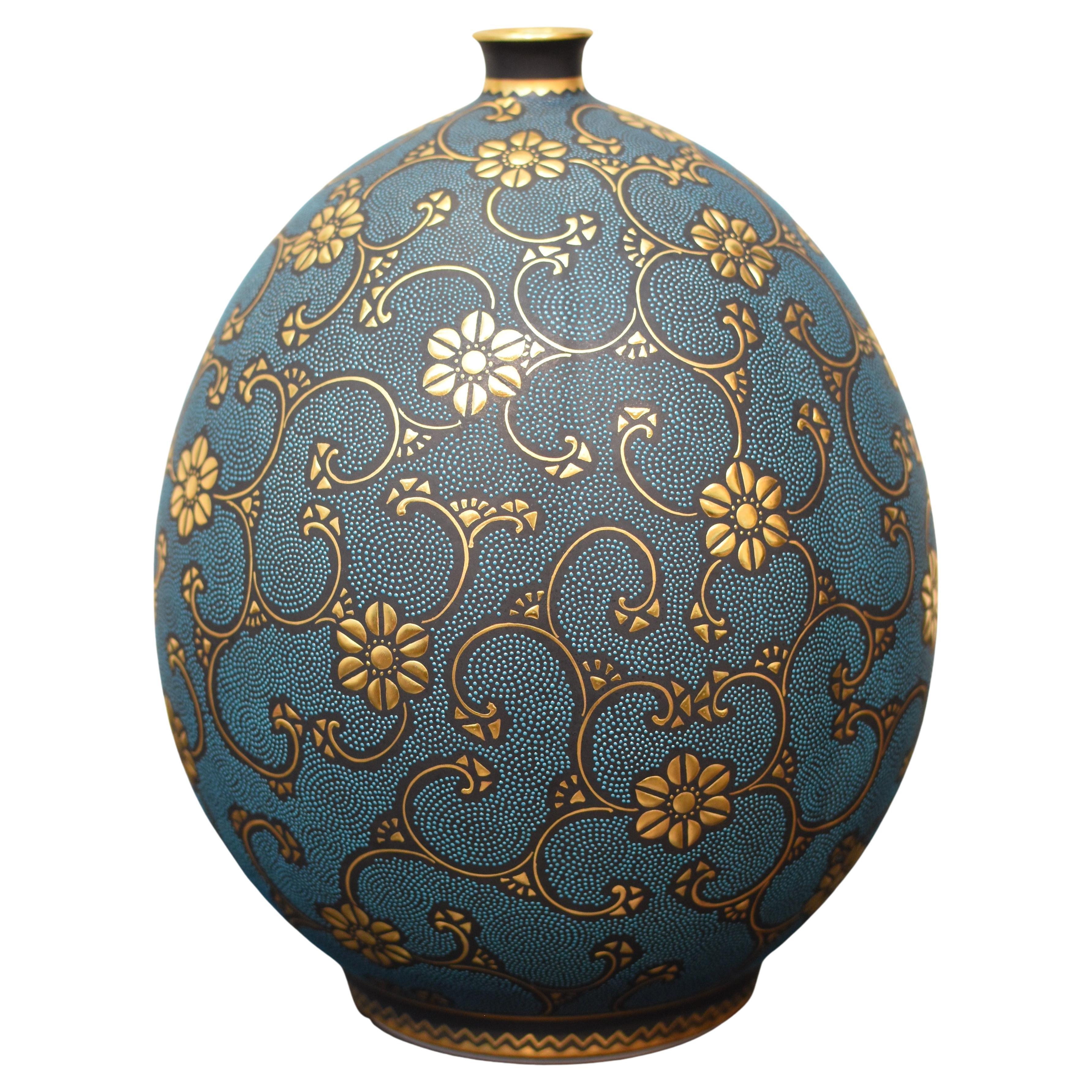Meiji Contemporary Japanese Blue Pure Gold Porcelain Vase by Kutani Master Artist