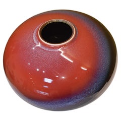 Japanische Vase aus handglasiertem Porzellan in Rot-Schwarz von Meisterkünstlermeister, 2
