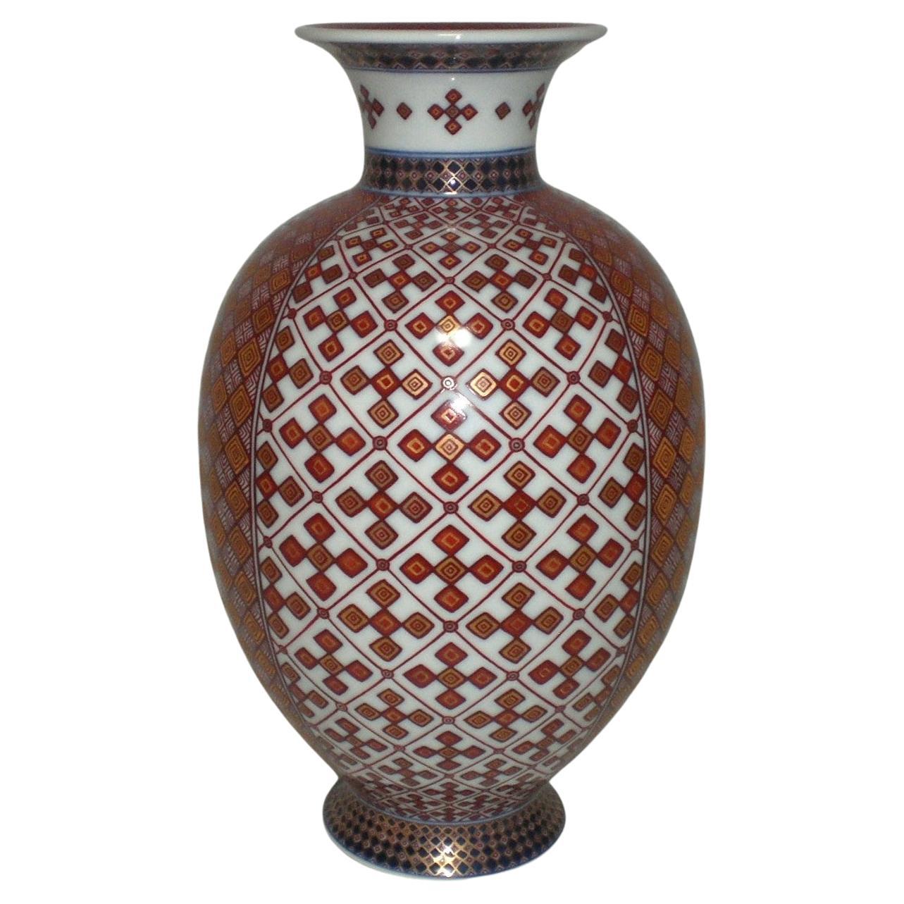 Vase japonais contemporain en porcelaine rouge, bleue et dorée par un maître artiste