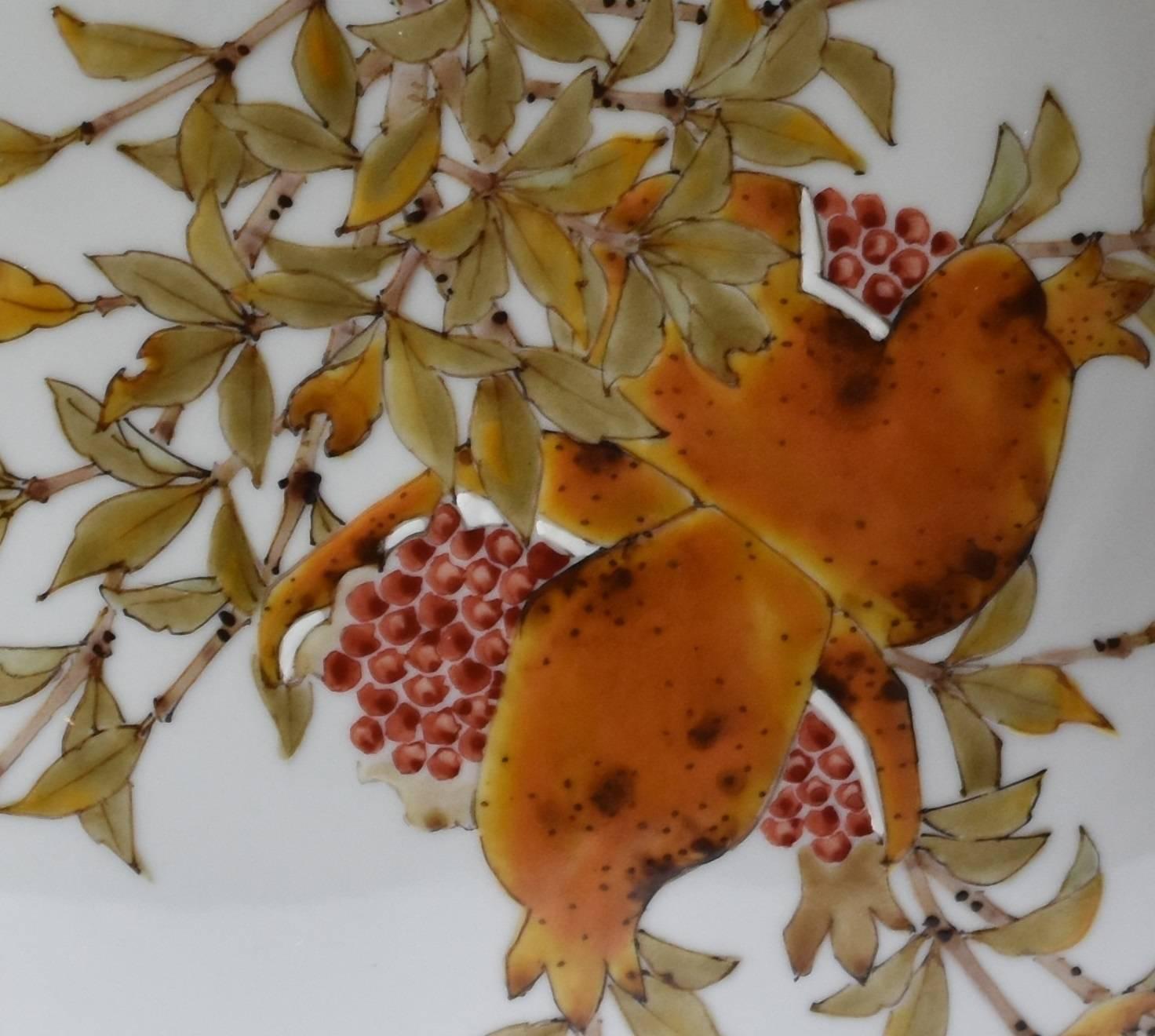 Japanische Contemporary Porcelain Box Orange Grün von Masterly Artist (Handbemalt) im Angebot