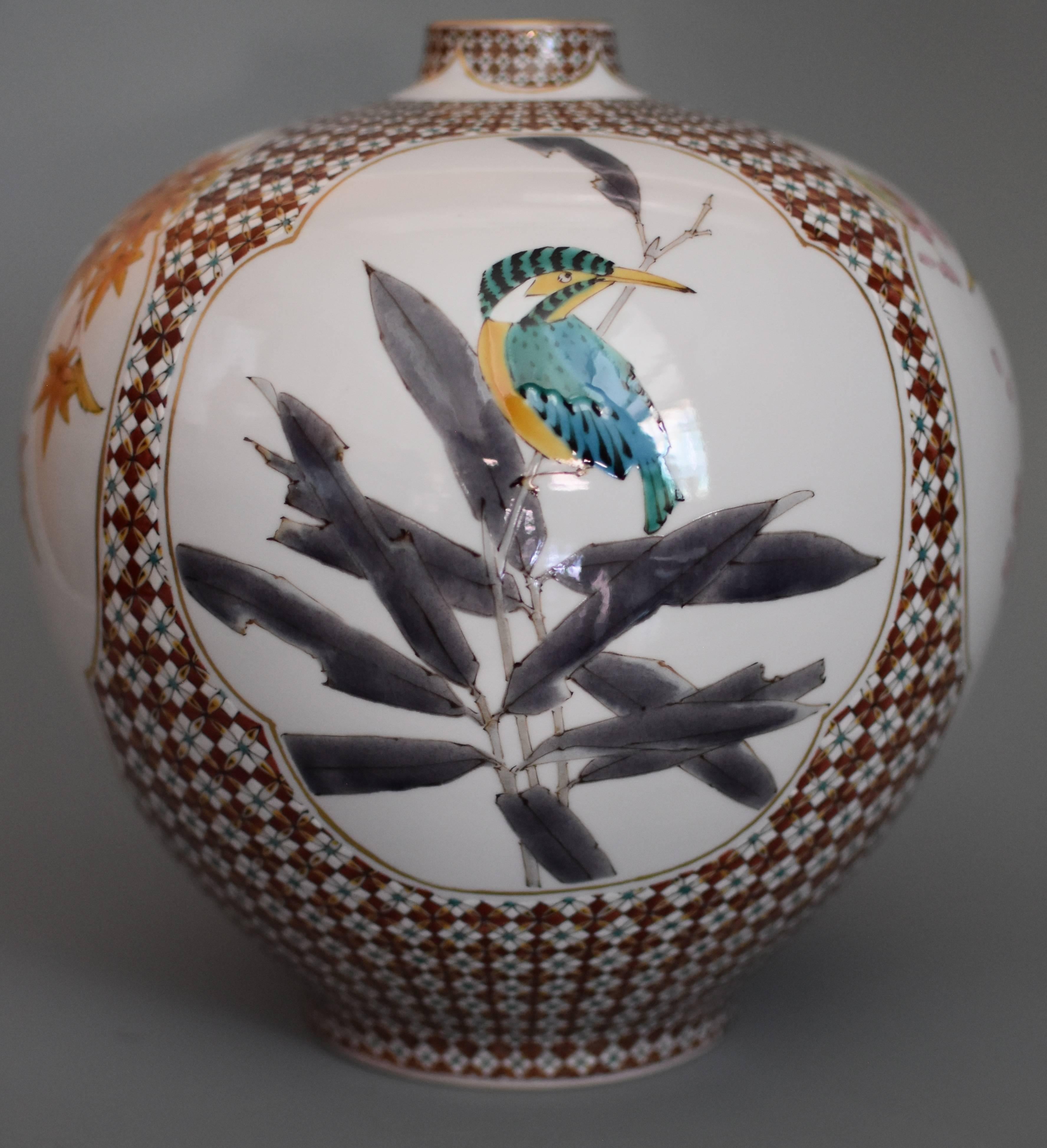Yamada Yoshiaki Contemporary Kutani Decorative Hand-Painted Porcelain Charger 13