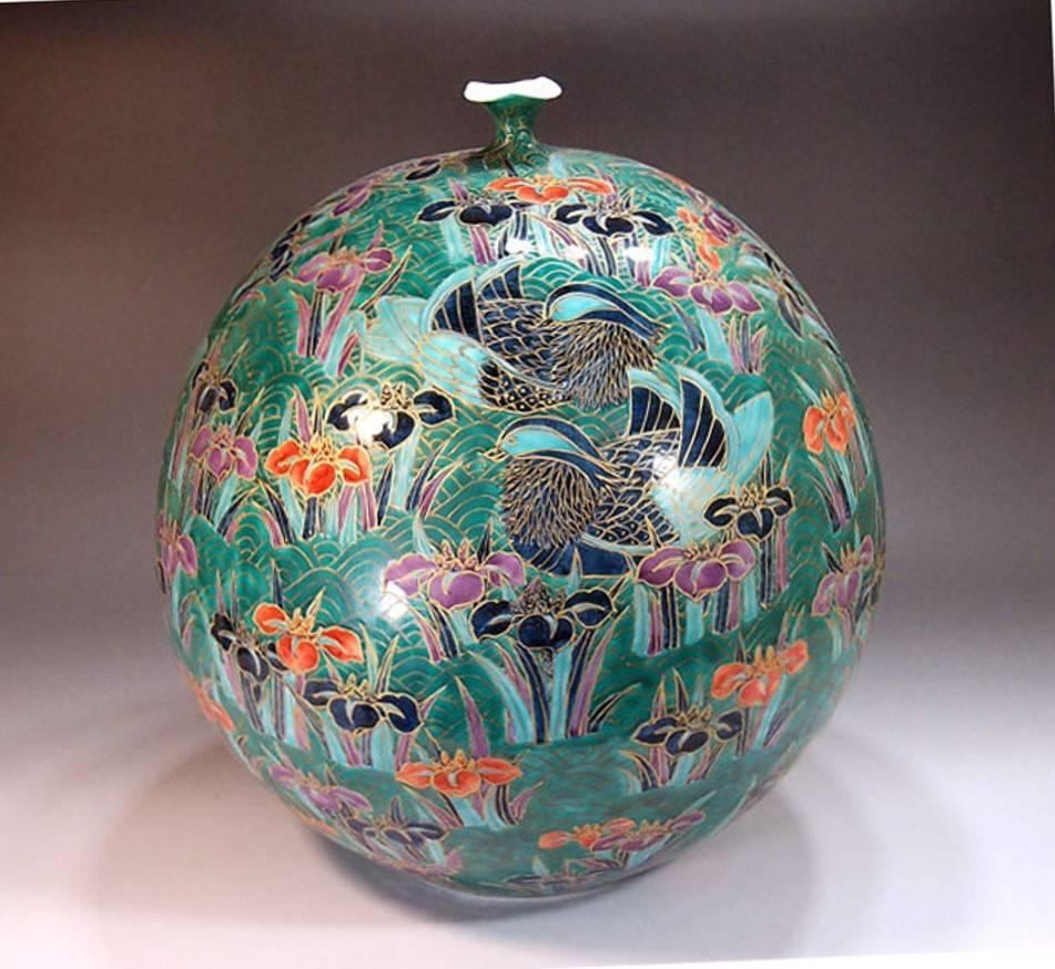 Gilt Large Imari Gilded Hand-Painted Porcelain Vase by Japanese Master Artist, 2017