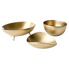 Set of Three Decorative Brushed Brass Bowls Vide-Poche