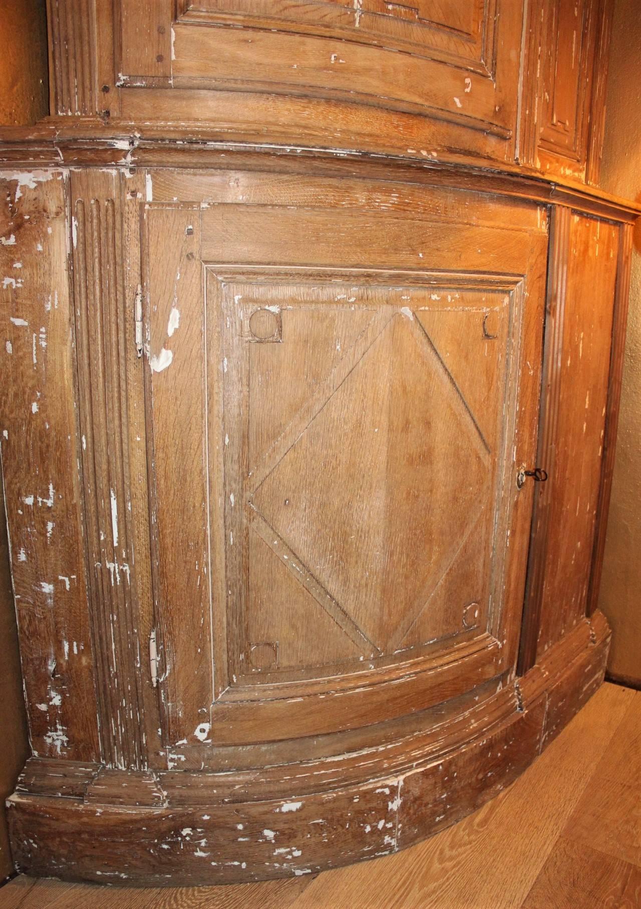 Country Early 18th Century Flemisch Bow Corner Cabinet For Sale