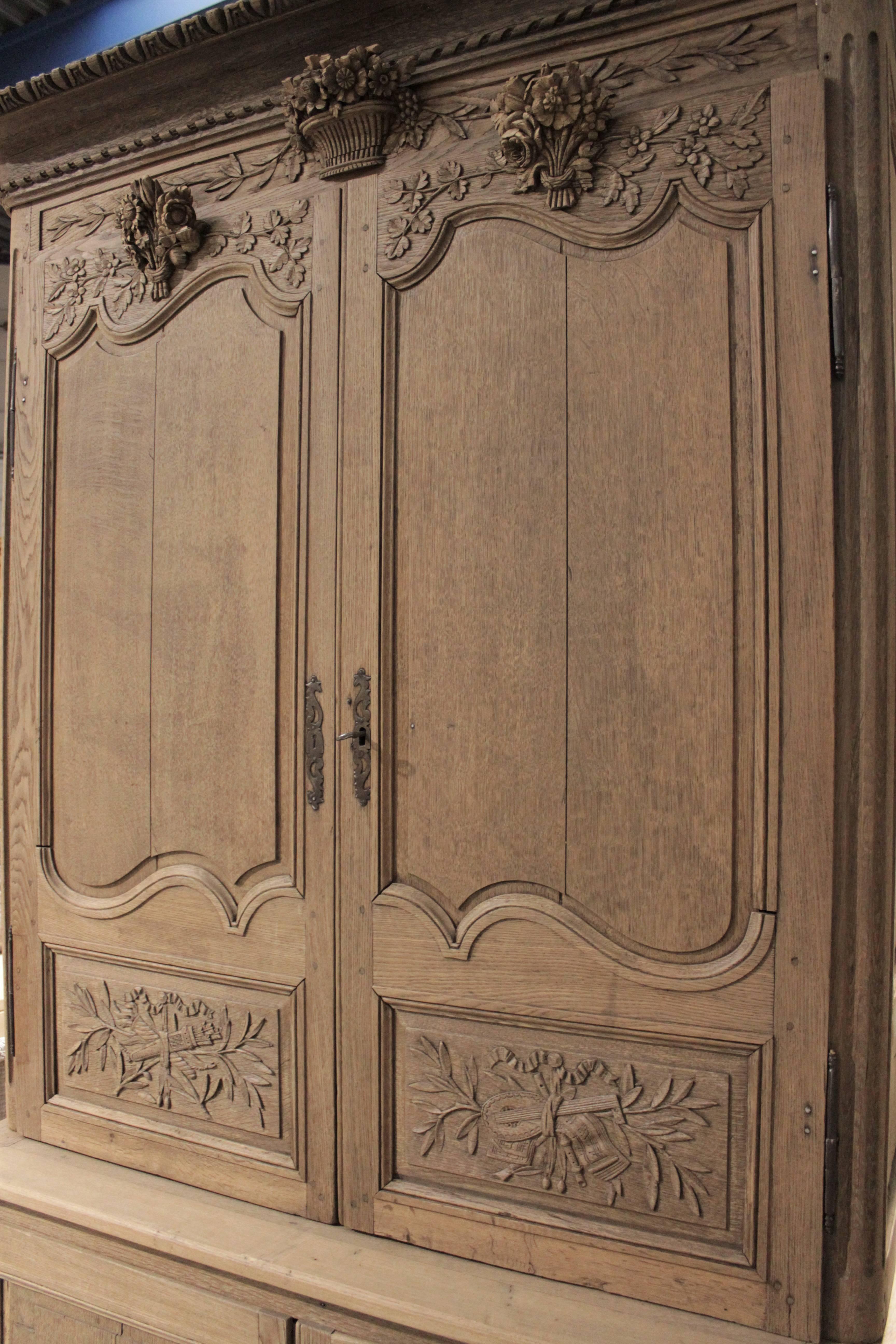French Provincial 18th Century French Fine Carved Bleached Oak Deux Corps from Normandy For Sale
