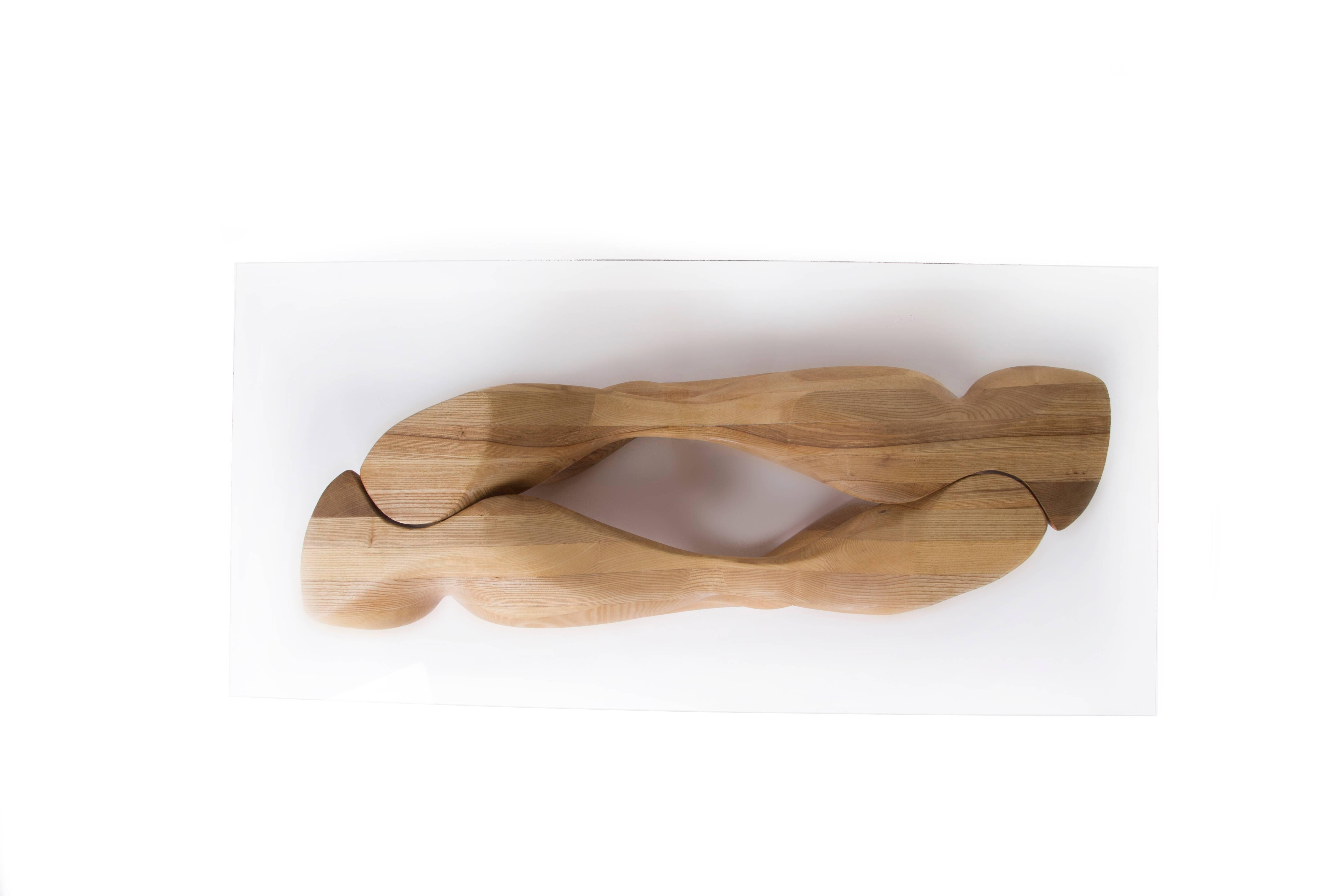 Amorph Table basse moderne Crux en verre rectangulaire avec teinte naturelle, bois de frêne Neuf - En vente à Los Angeles, CA