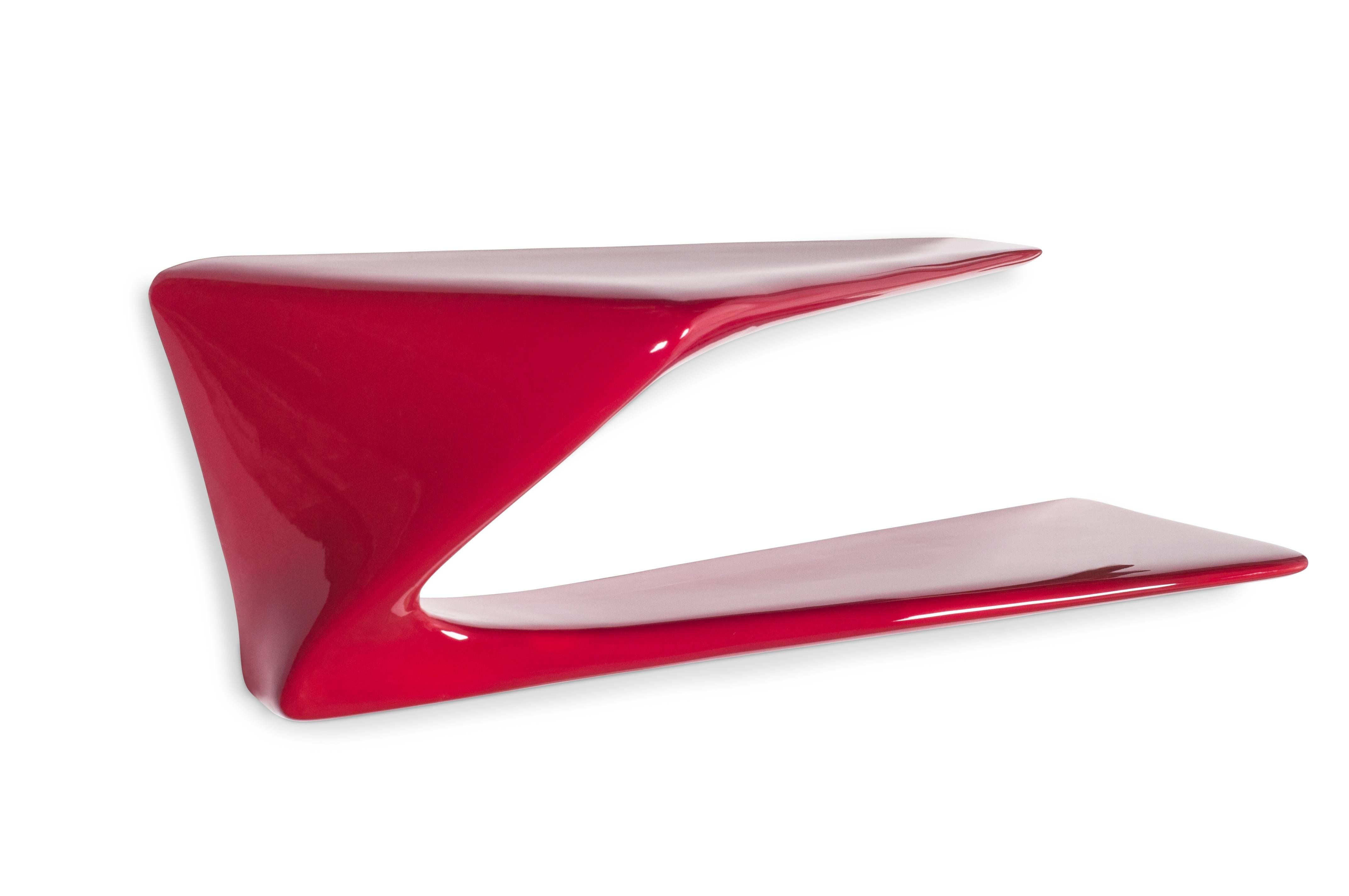 Flux shelf is a sculptural art furniture piece designed by Amorph. Flux could be fitted in modern office or home as a featured contemporary piece. Dynamic twisted shape, concealed wall connection and neat glistening surface are characters of Flux.