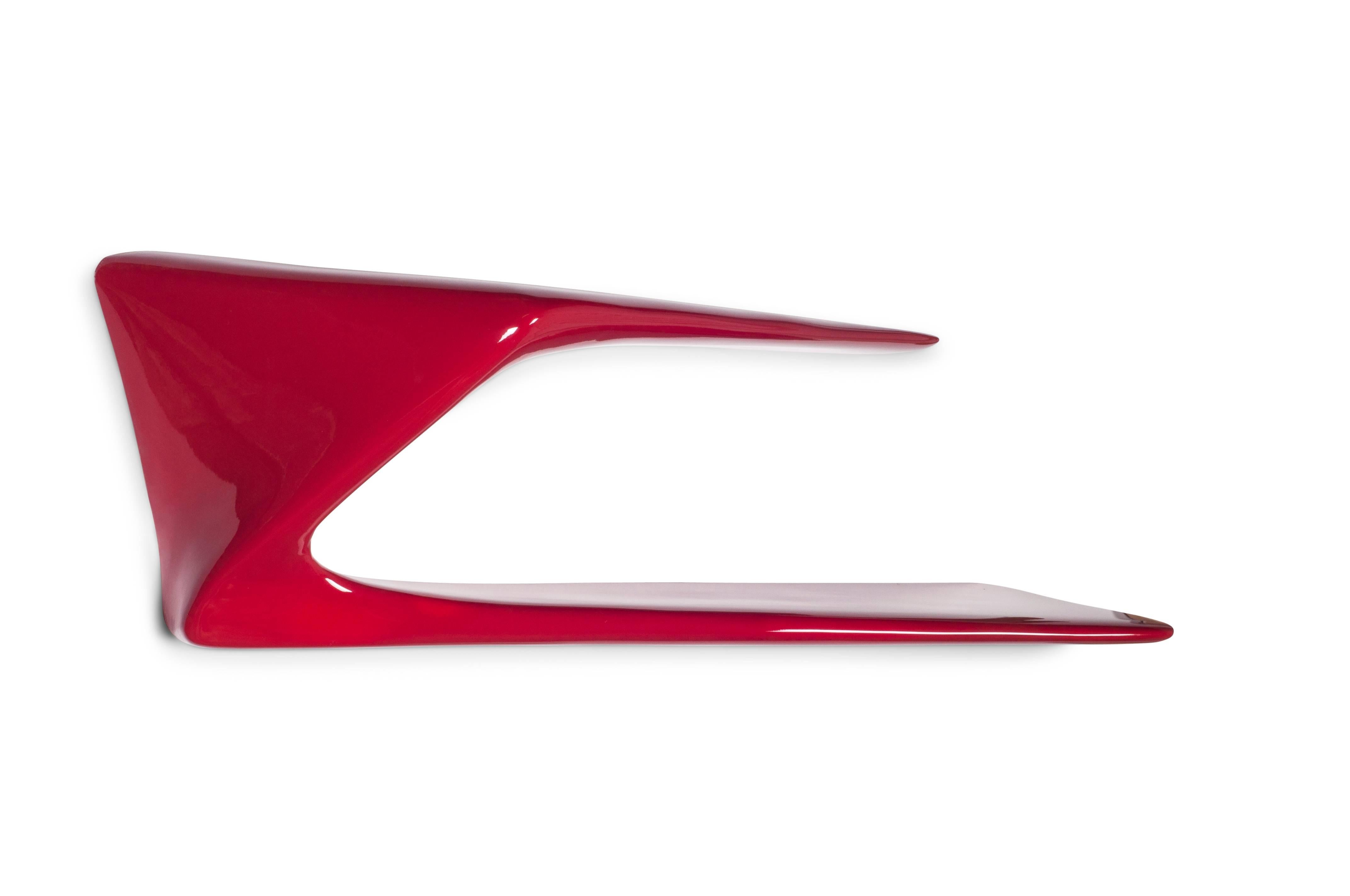 Modernes Wandregal von Amorph Flux, rot lackierter roter Farblack  (Geschnitzt) im Angebot
