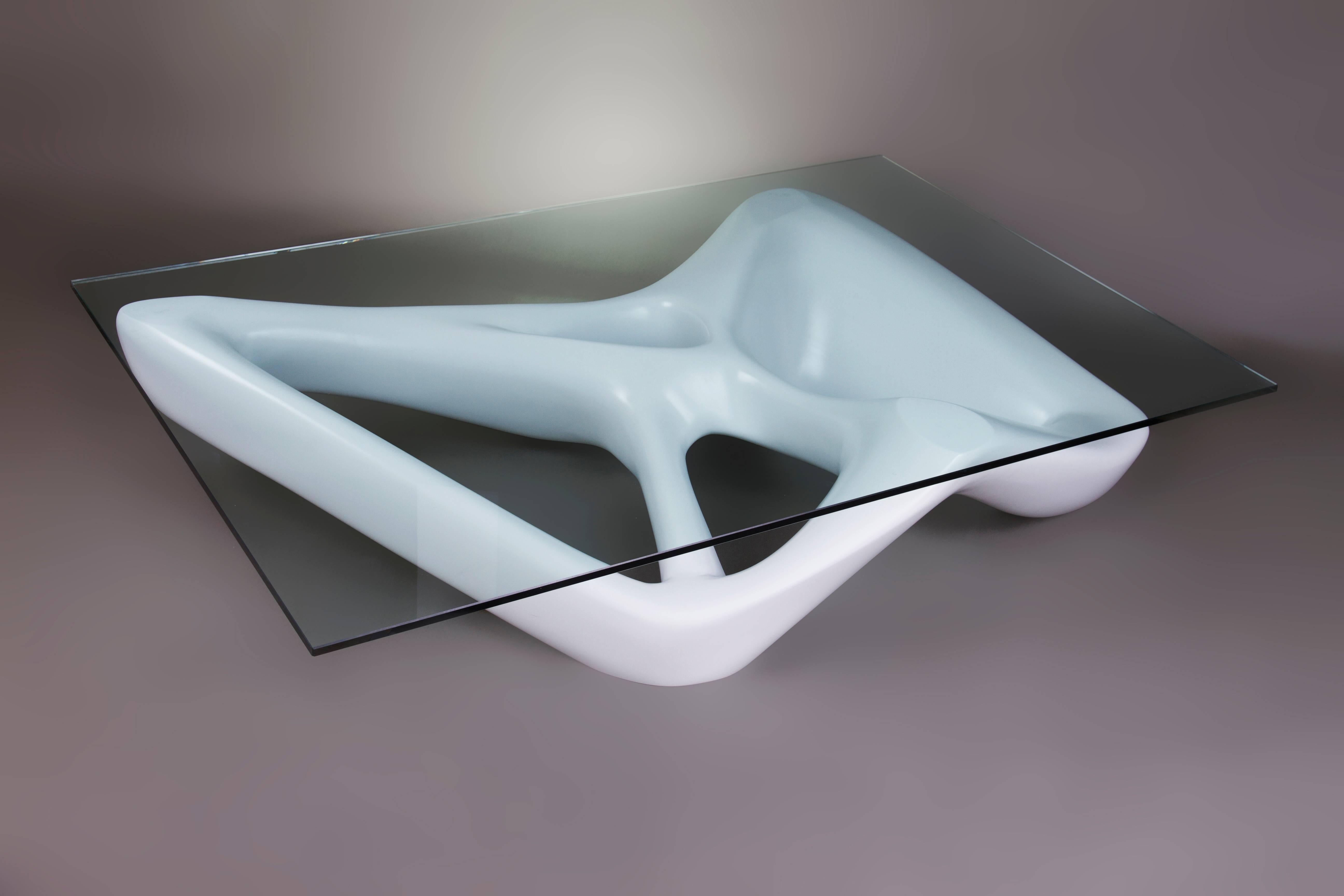 Table basse Amorph Net en laque blanche avec plateau rectangulaire en verre  Neuf - En vente à Los Angeles, CA