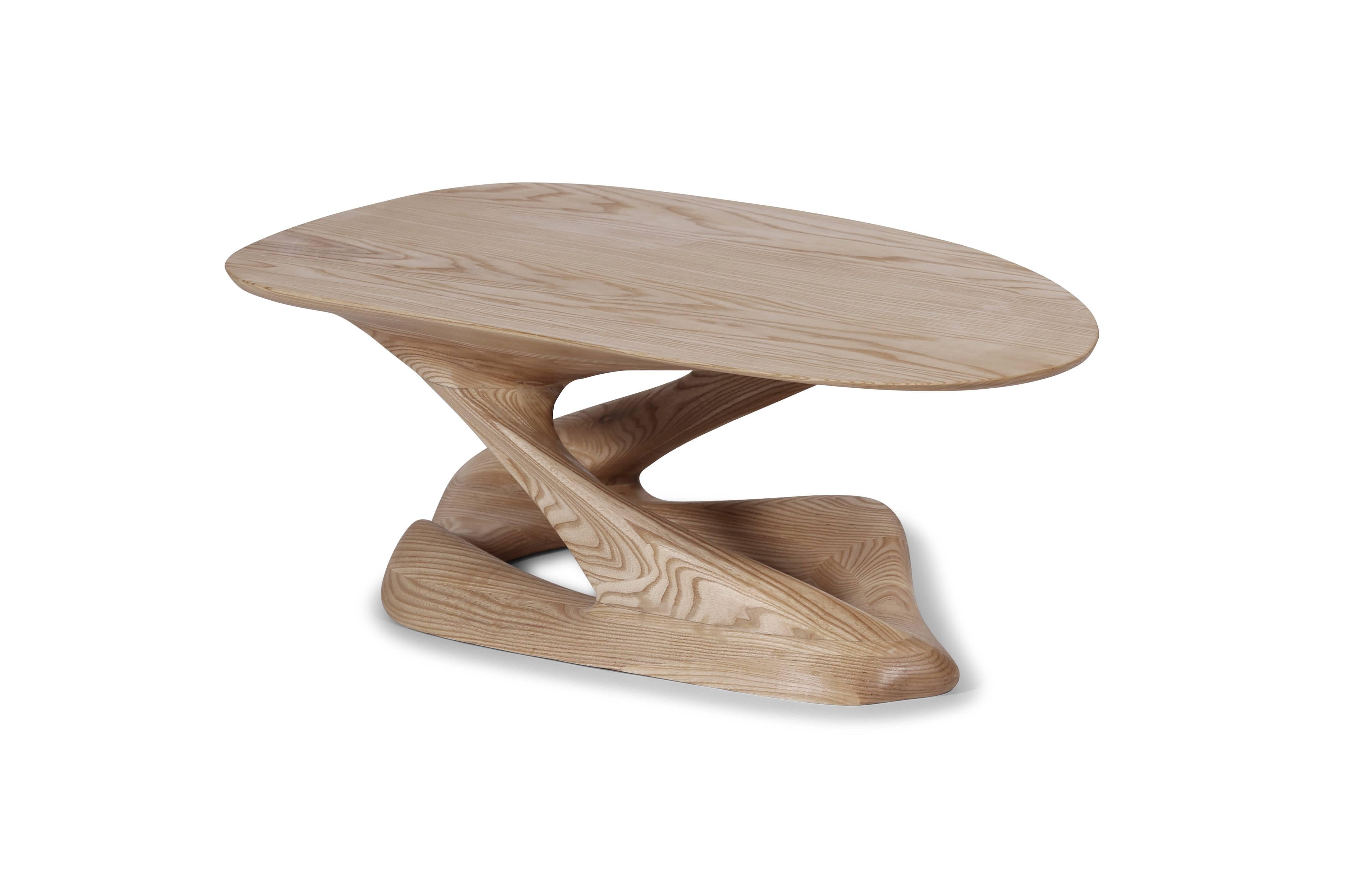 Moderne Table basse moderne Amorph Plie en frêne teinté Honey en vente