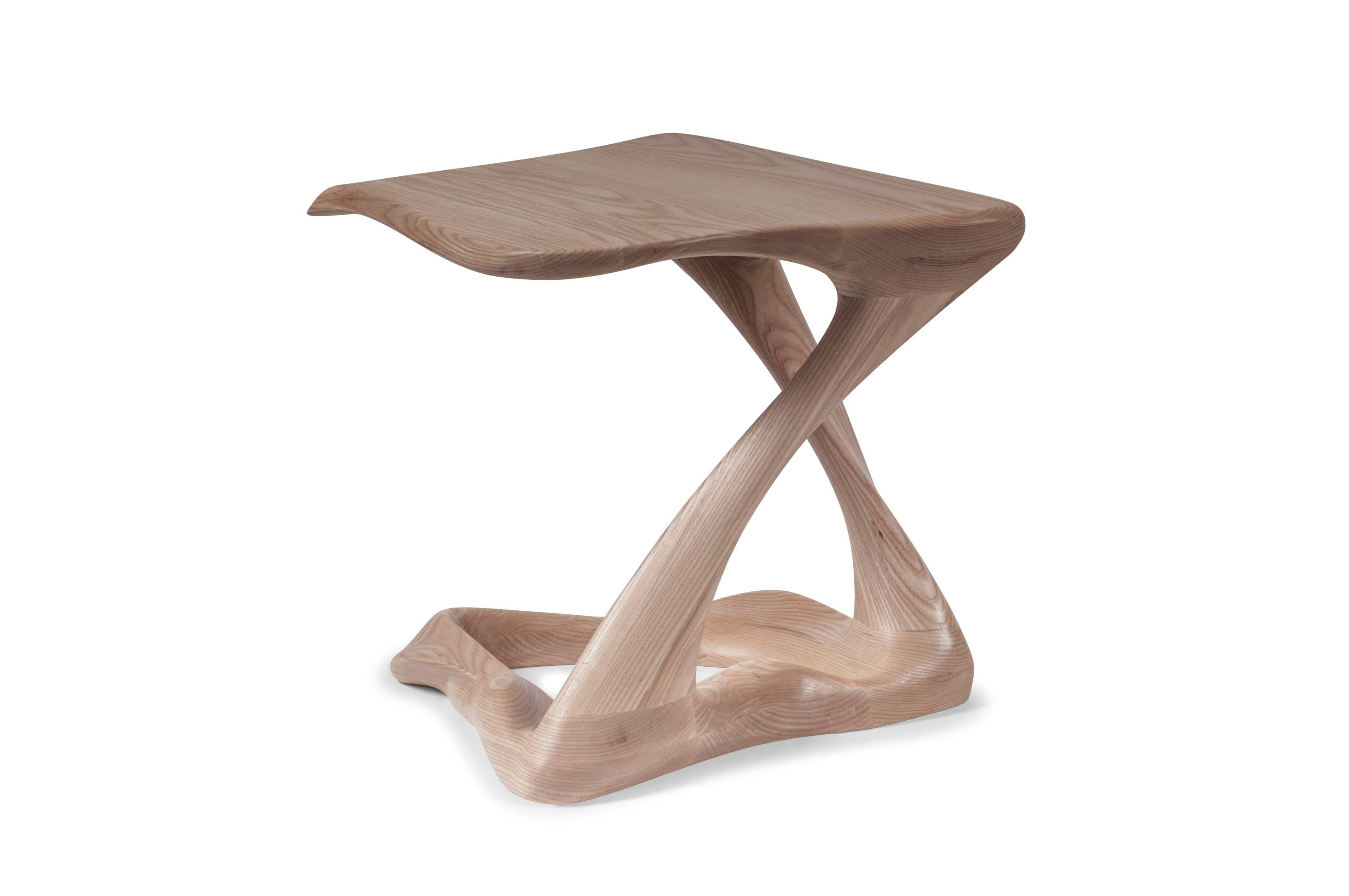 Moderne Amorph Tryst  Table d'appoint moderne, teinte Honey sur bois de frêne  en vente