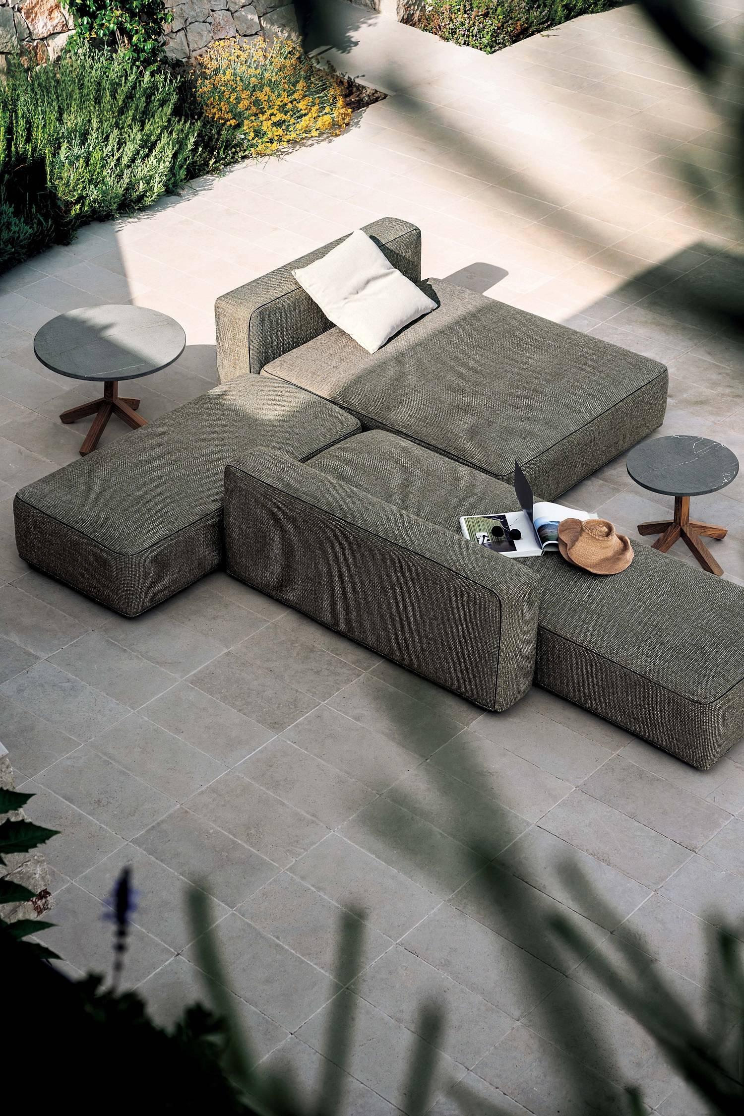 Italian Roda Dandy Indoor/Outdoor Sectional in Panama X03 Lime Upholstery For Sale