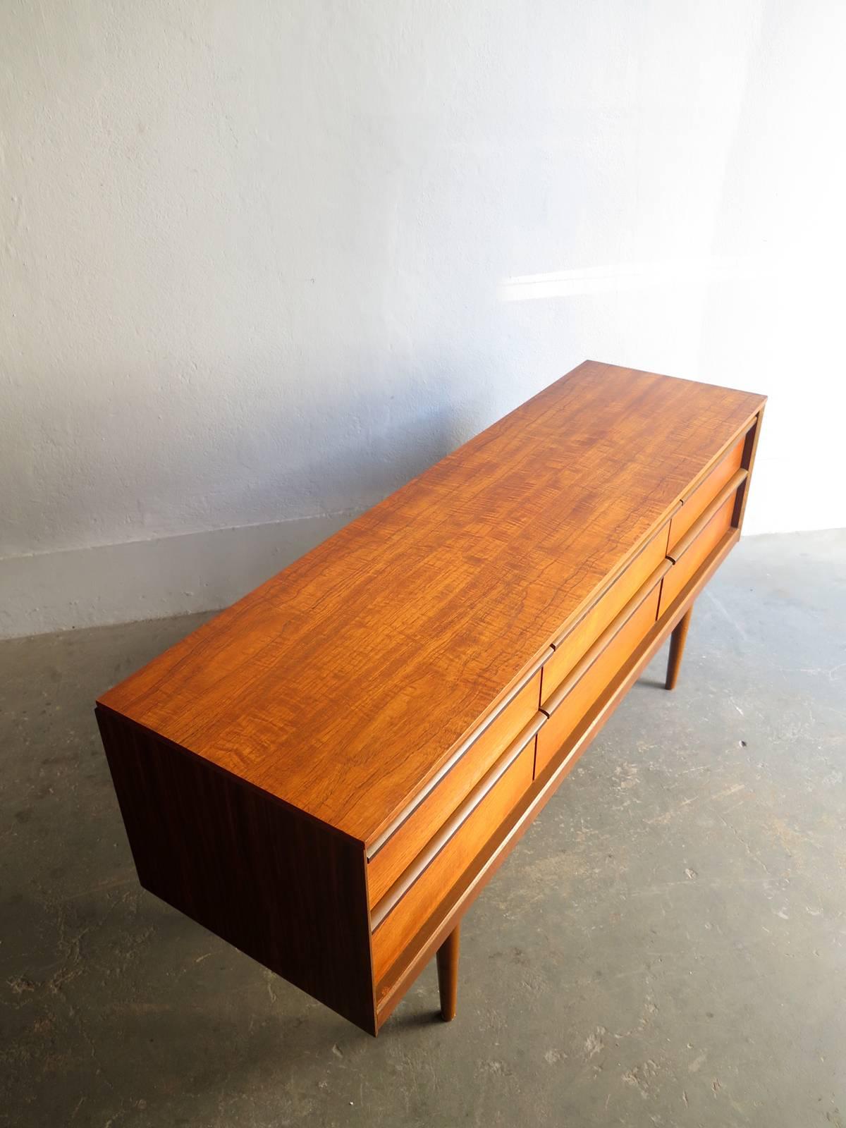 Austinsuite Elegant Teak and Rosewood Six Drawers Sideboard In Excellent Condition In Porto, PT