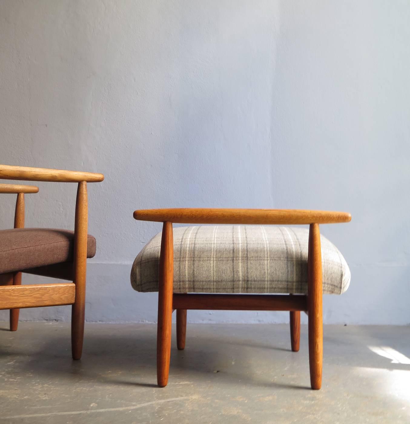 Mid-20th Century Oak Easy-Chair with Stool Designed by Ejvild Johansen For Sale