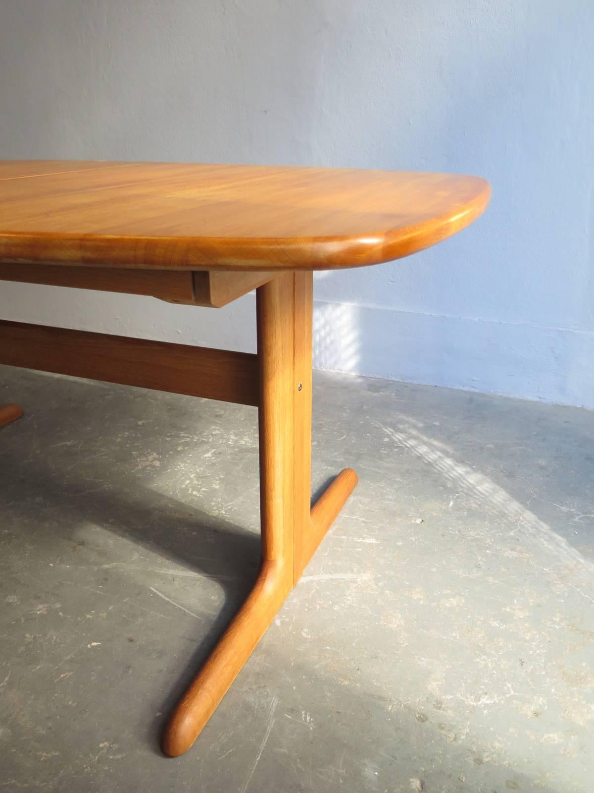 Solid Oak Dinning Table with Two Extension Leafs, Restored 3