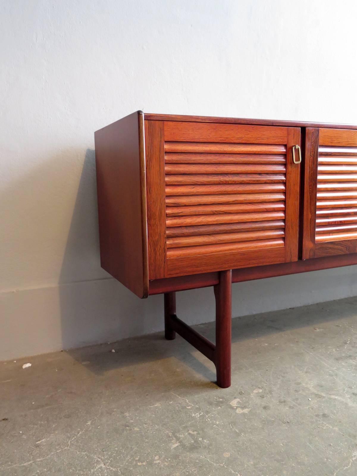 Mid-Century Modern Rosewood McIntosh Sideboard with Brass Handlers For Sale