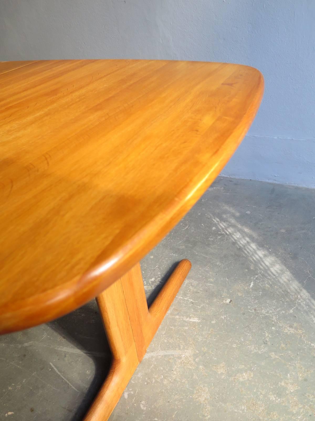 Danish Solid Oak Extendable Dinning Table 2