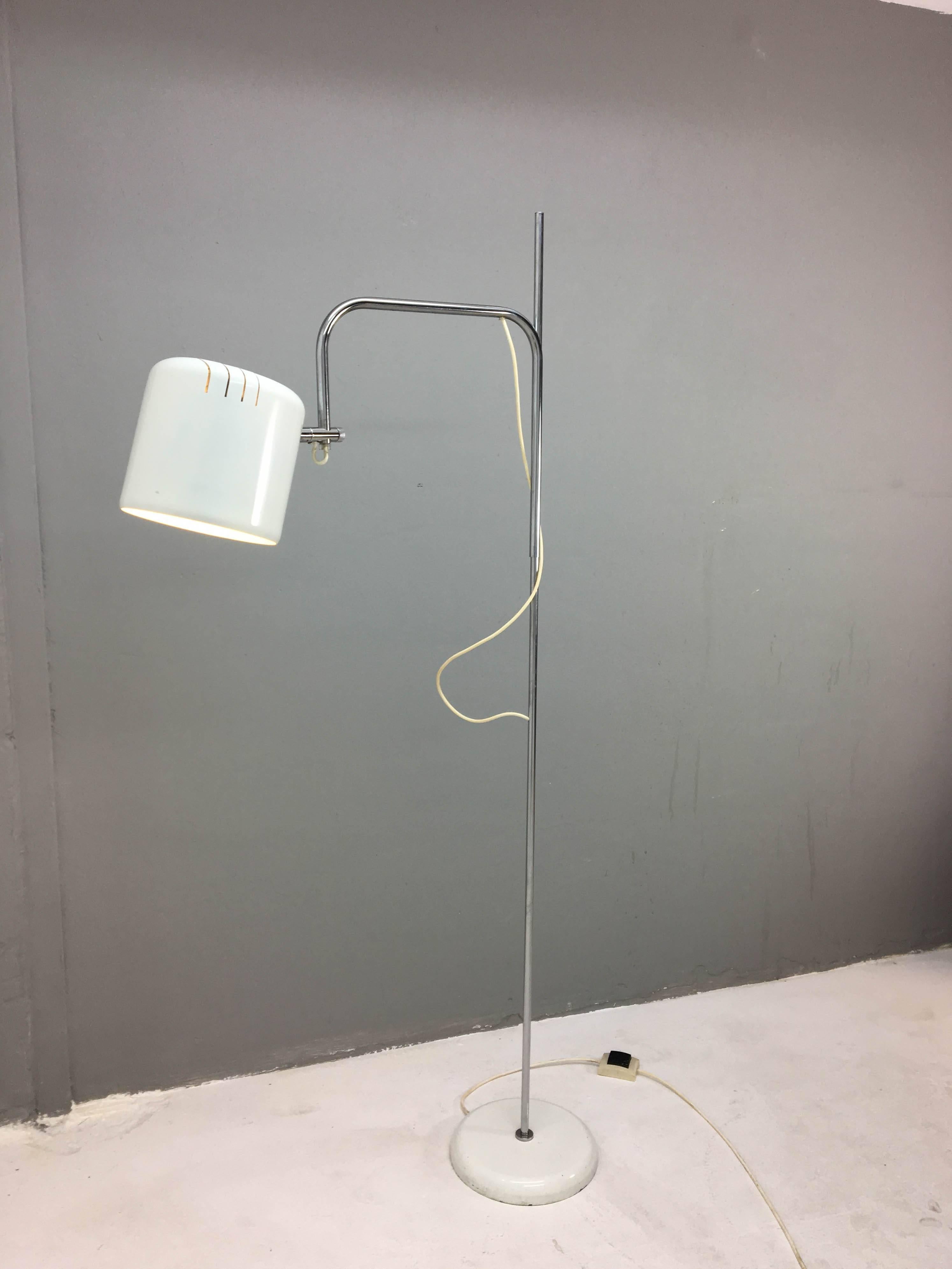 American Adjustable White OMI Floor Light, 1970s For Sale