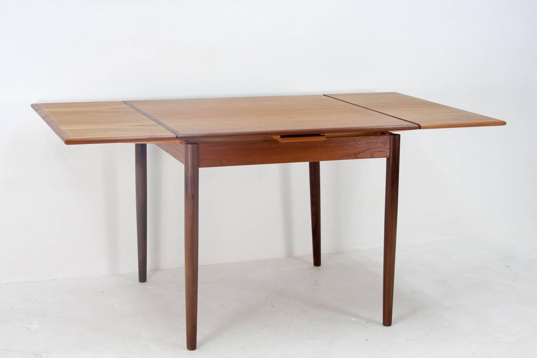 Mid-20th Century Scandinavian Extendable Table, 1960s